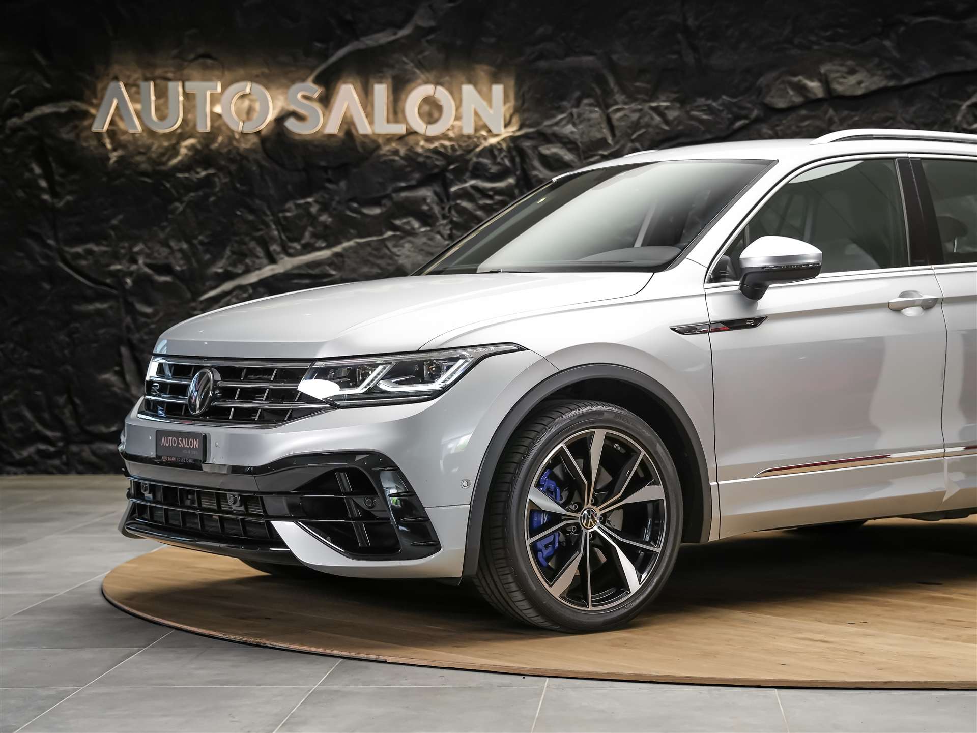 VW Tiguan 2.0TSI R 4Motion DSG *20" Felgen*Lenkradheizung*Assistenzpaket*-image-15