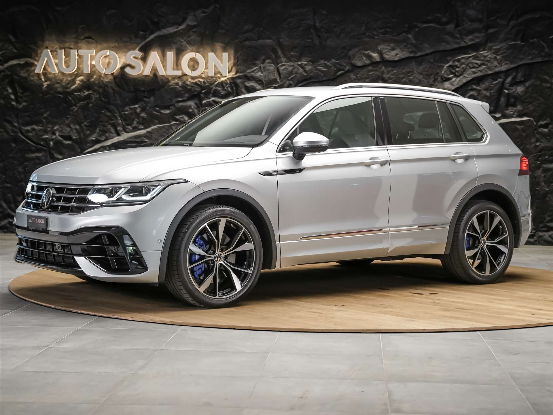 VW Tiguan 2.0TSI R 4Motion DSG *20" Felgen*Lenkradheizung*Assistenzpaket*-image-1