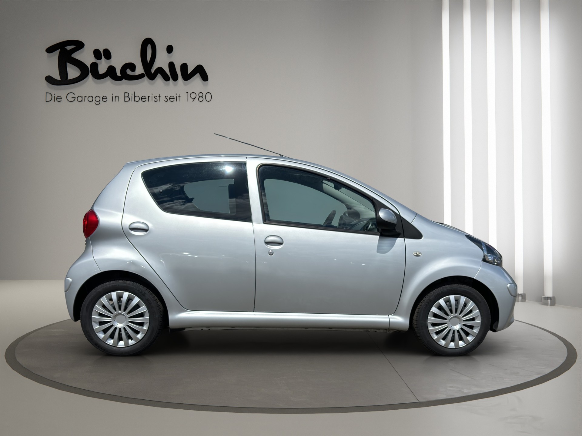 TOYOTA Aygo 1.0 Linea Luna-image-7