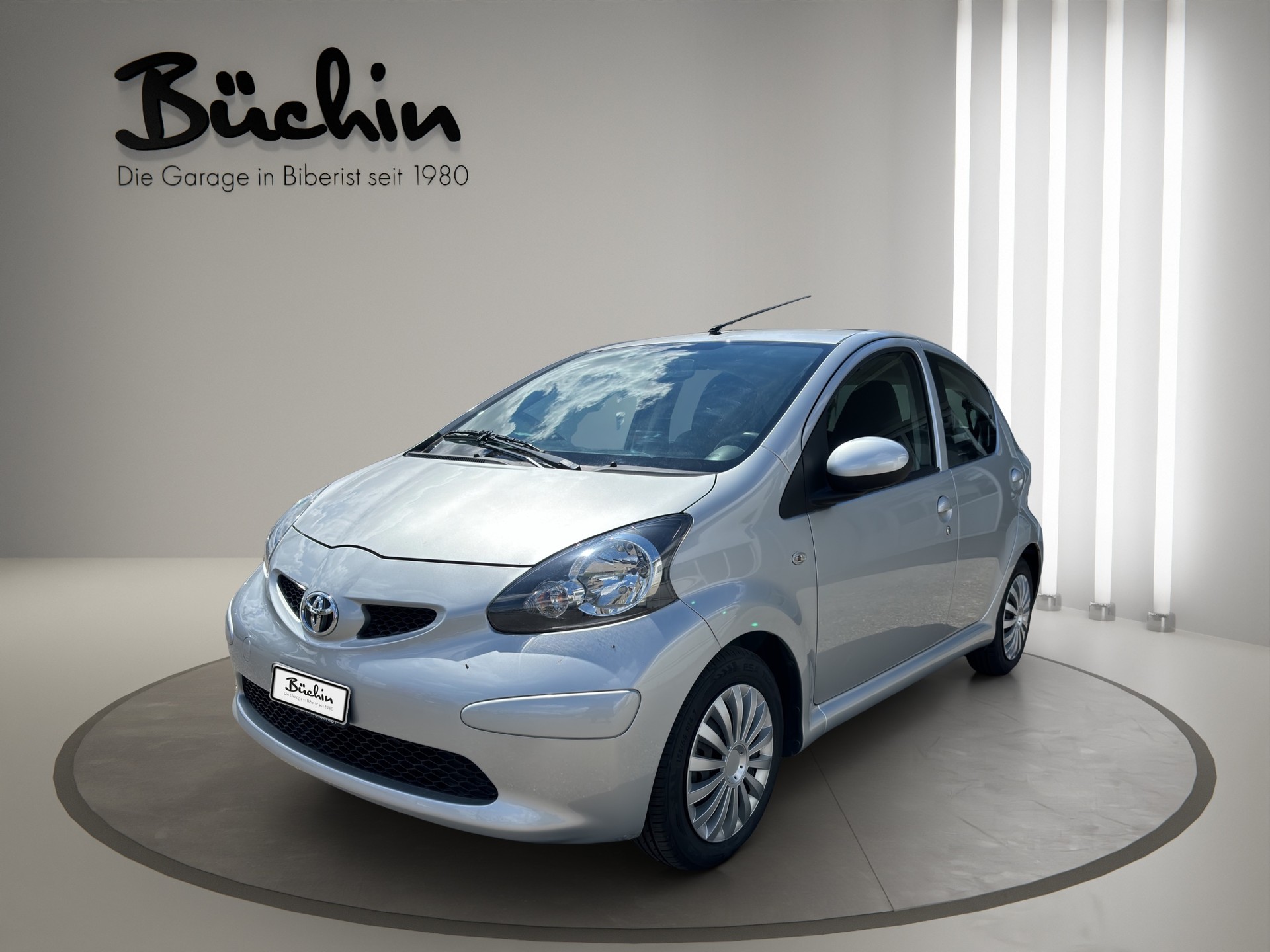 TOYOTA Aygo 1.0 Linea Luna-showroom-element-2