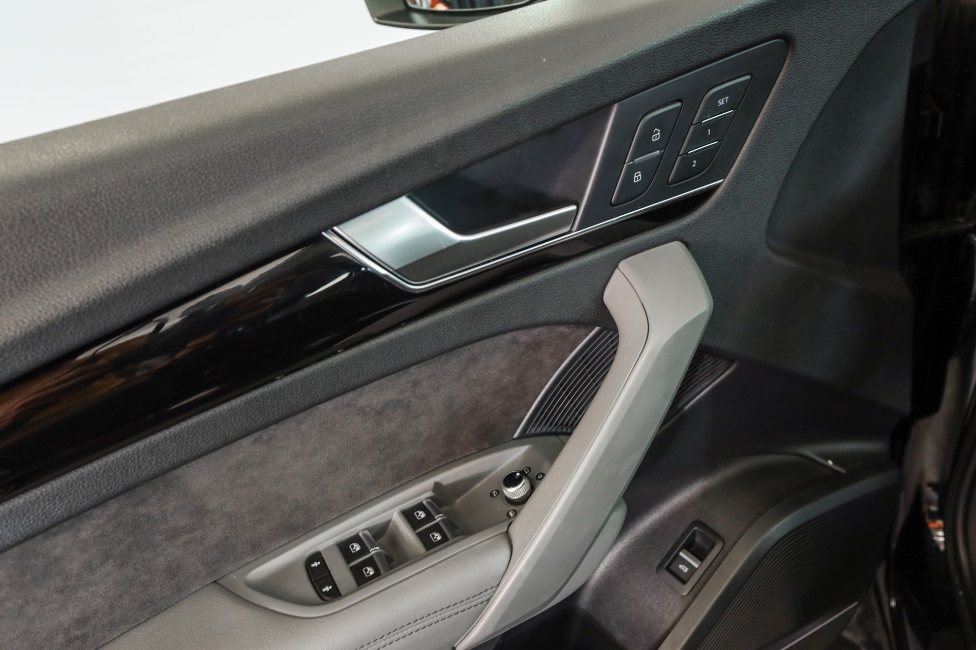 AUDI SQ5 3.0 TFSI quattro S-tronic-image-15