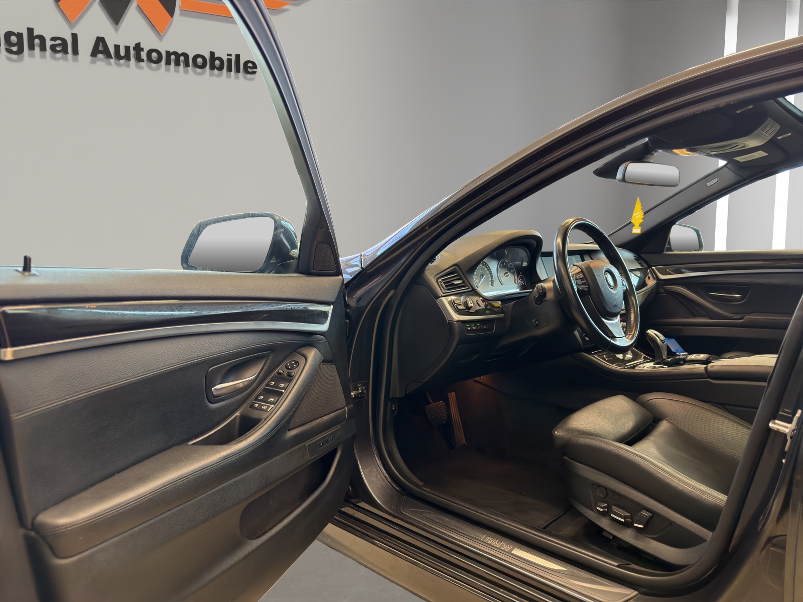 BMW 530i Steptronic-image-6