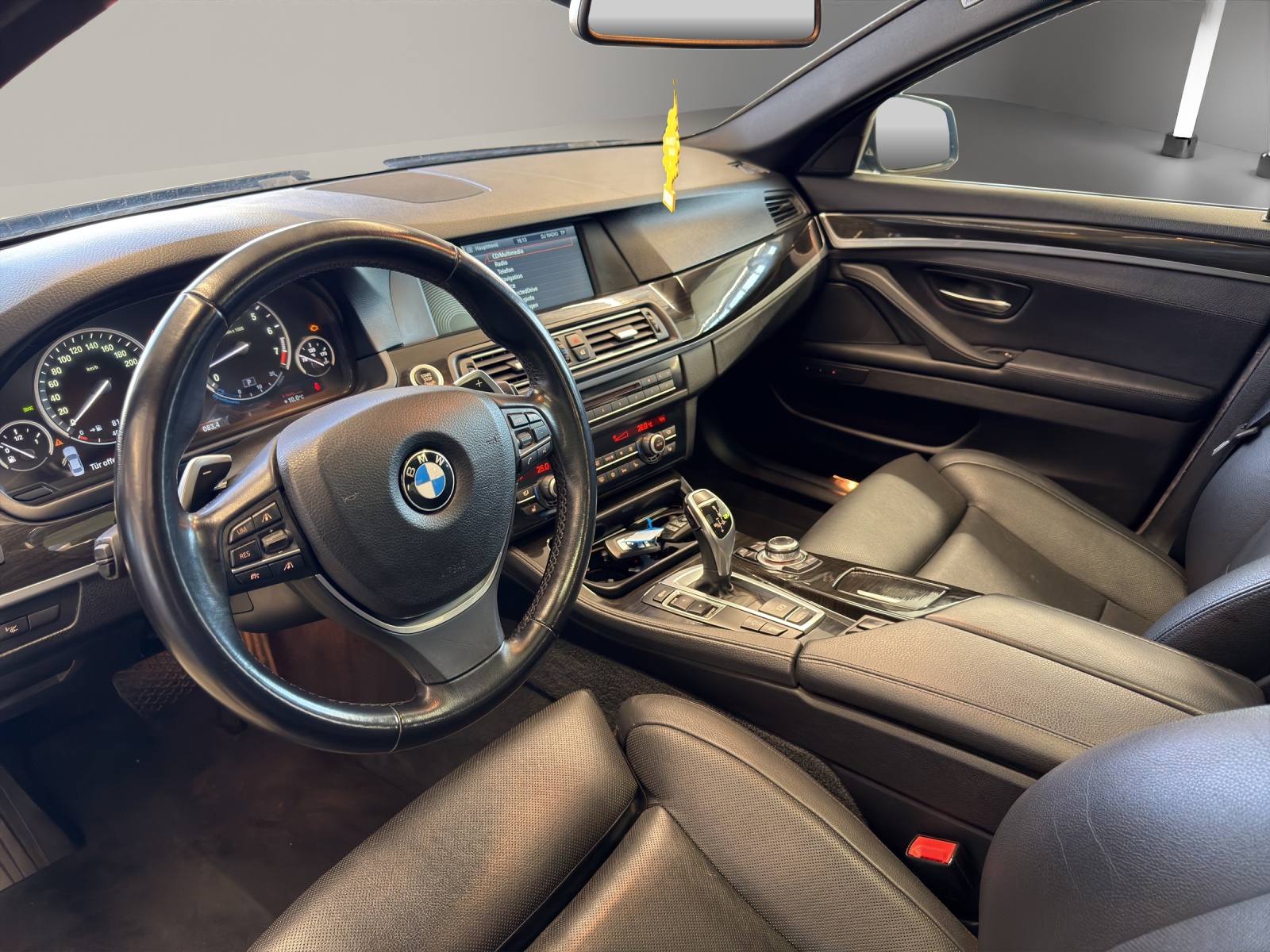 BMW 530i Steptronic-image-8