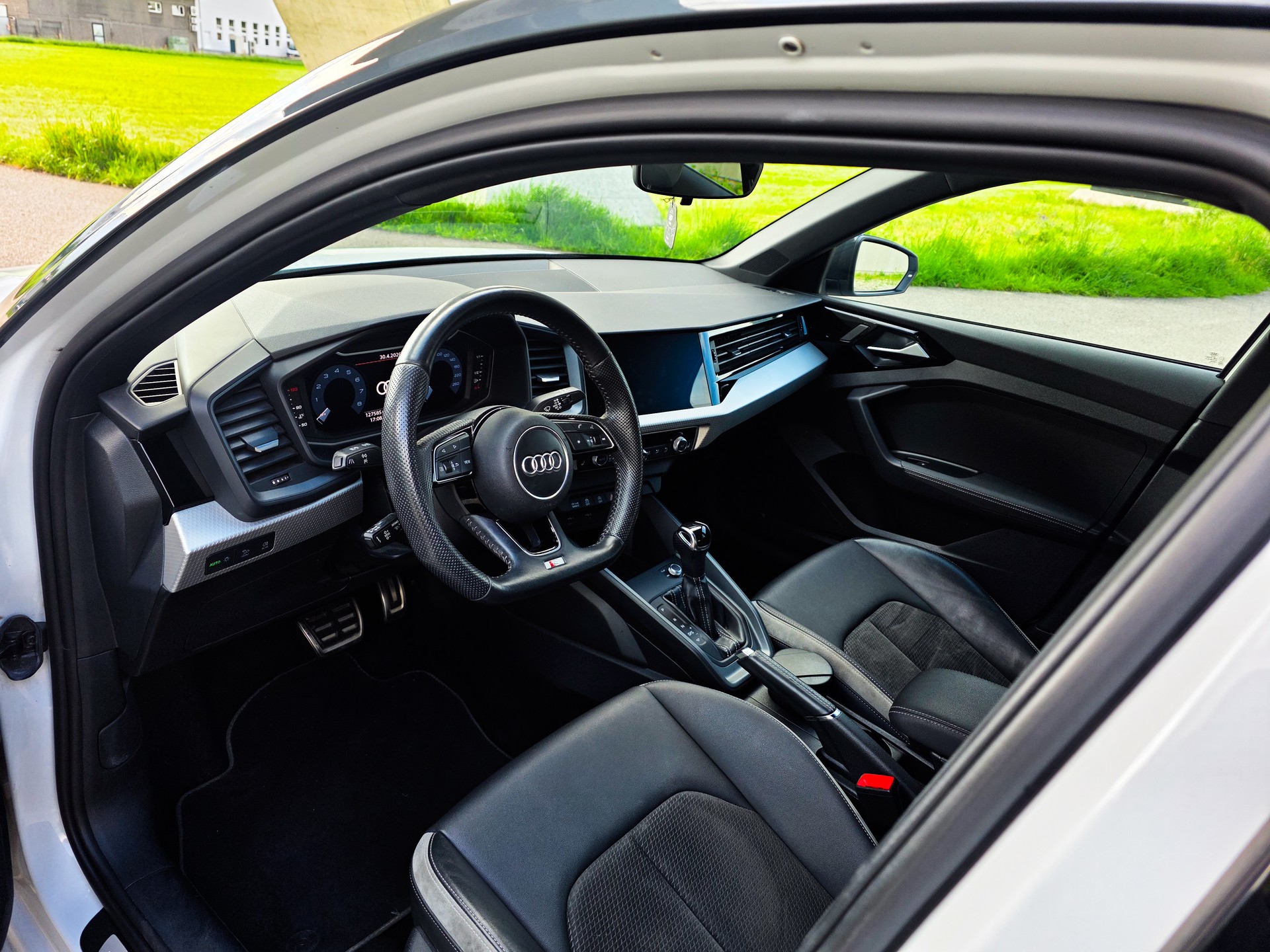 AUDI A1 City Carver 30 TFSI S-tronic-image-9