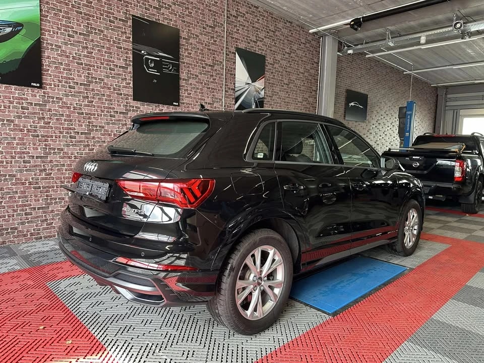 AUDI Q3 40 TFSI S line quattro S-tronic-image-3
