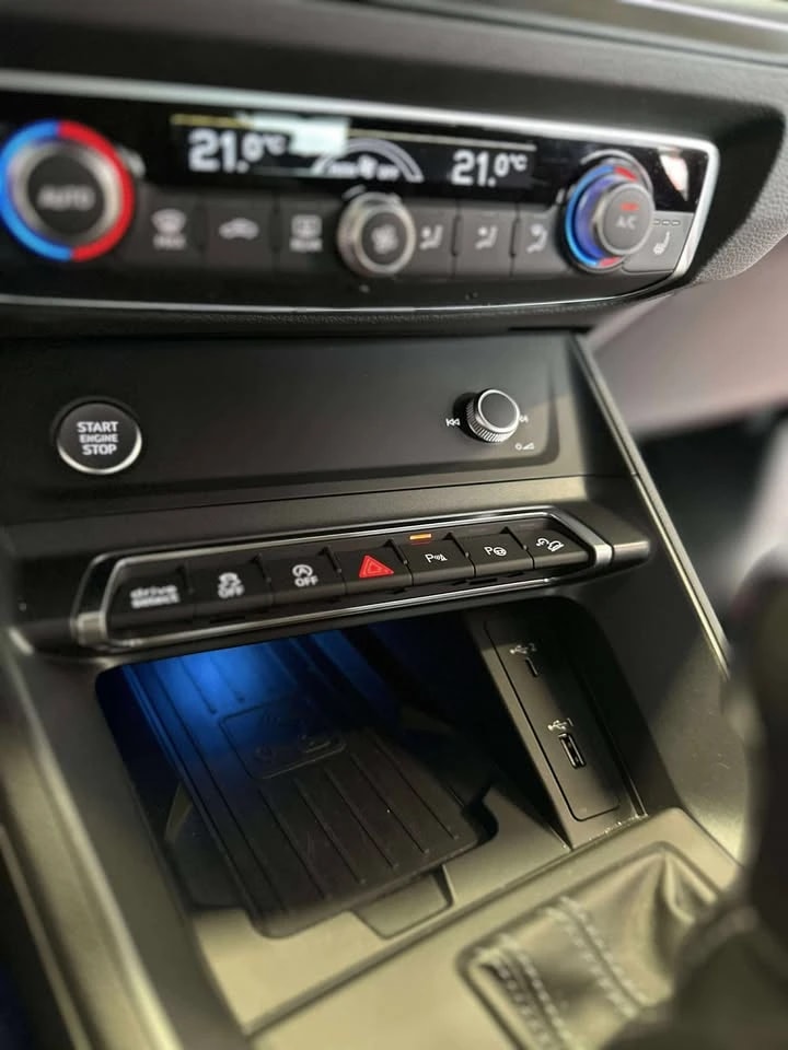 AUDI Q3 40 TFSI S line quattro S-tronic-image-10