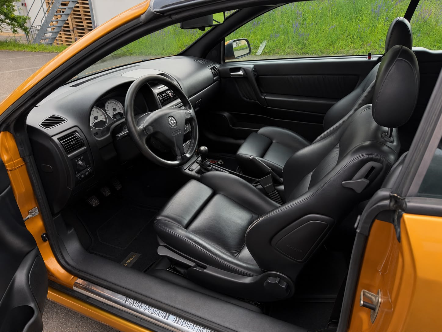 OPEL Astra Cabriolet 1.8i 16V Bertone Edition-image-12