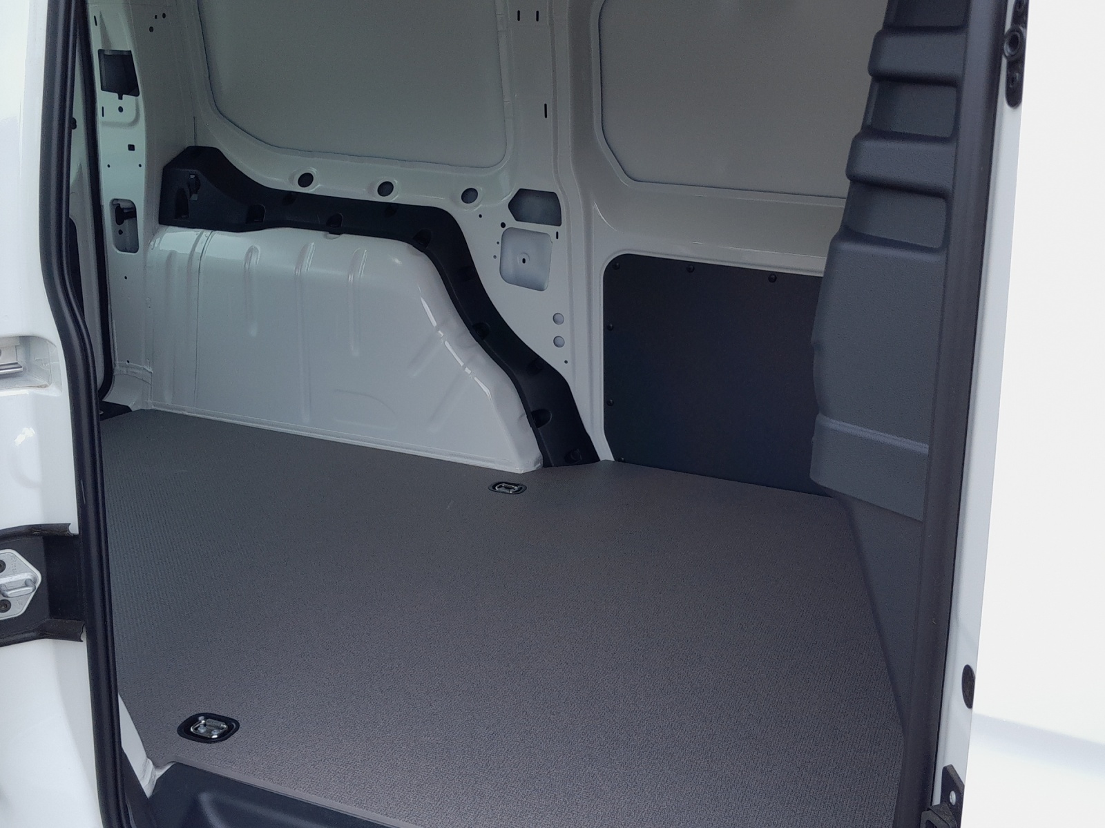 VW Caddy Cargo 2.0TDI Maxi 4Motion-image-11