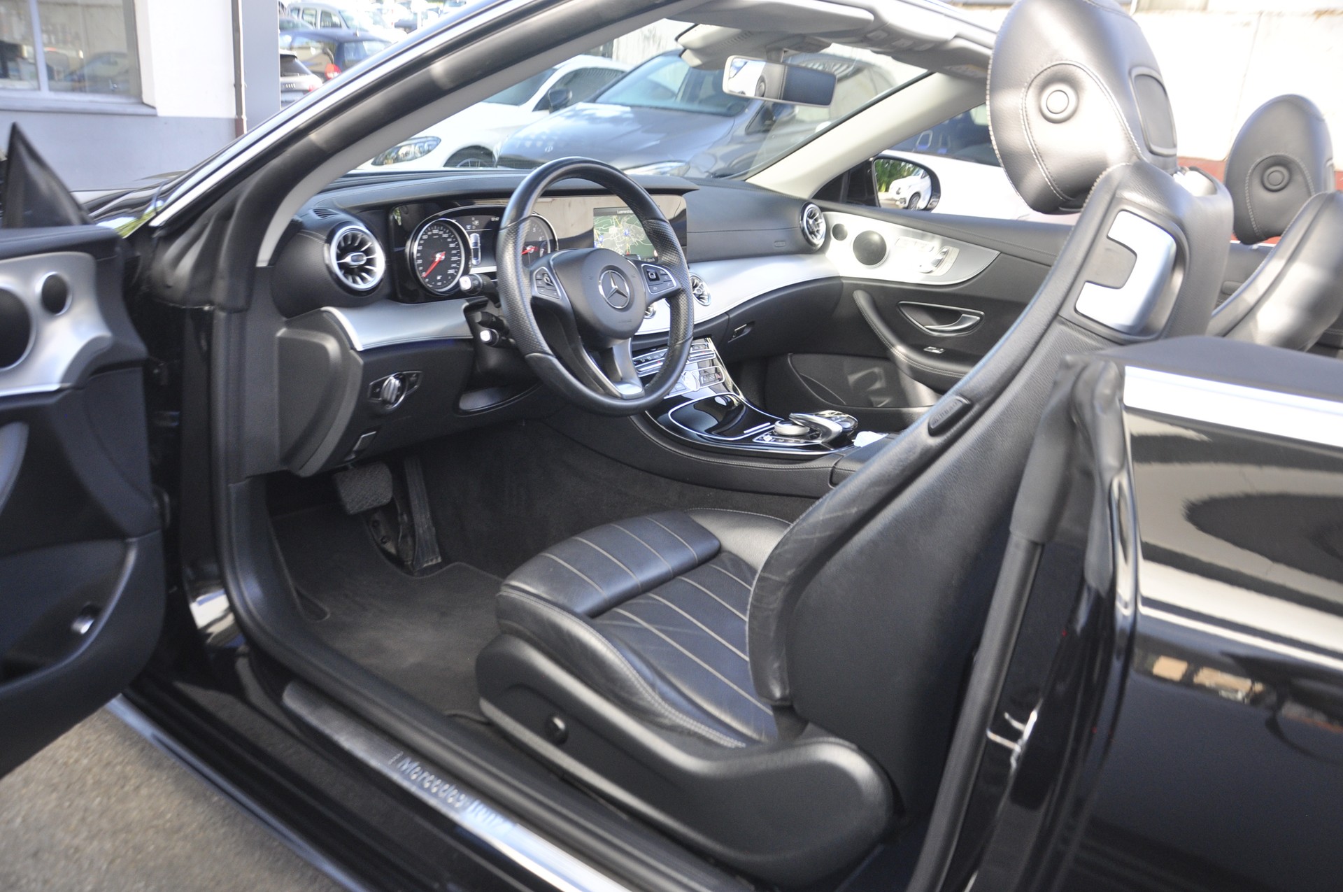 MERCEDES-BENZ E 200 Cabriolet Avantgarde 9G-Tronic-image-5