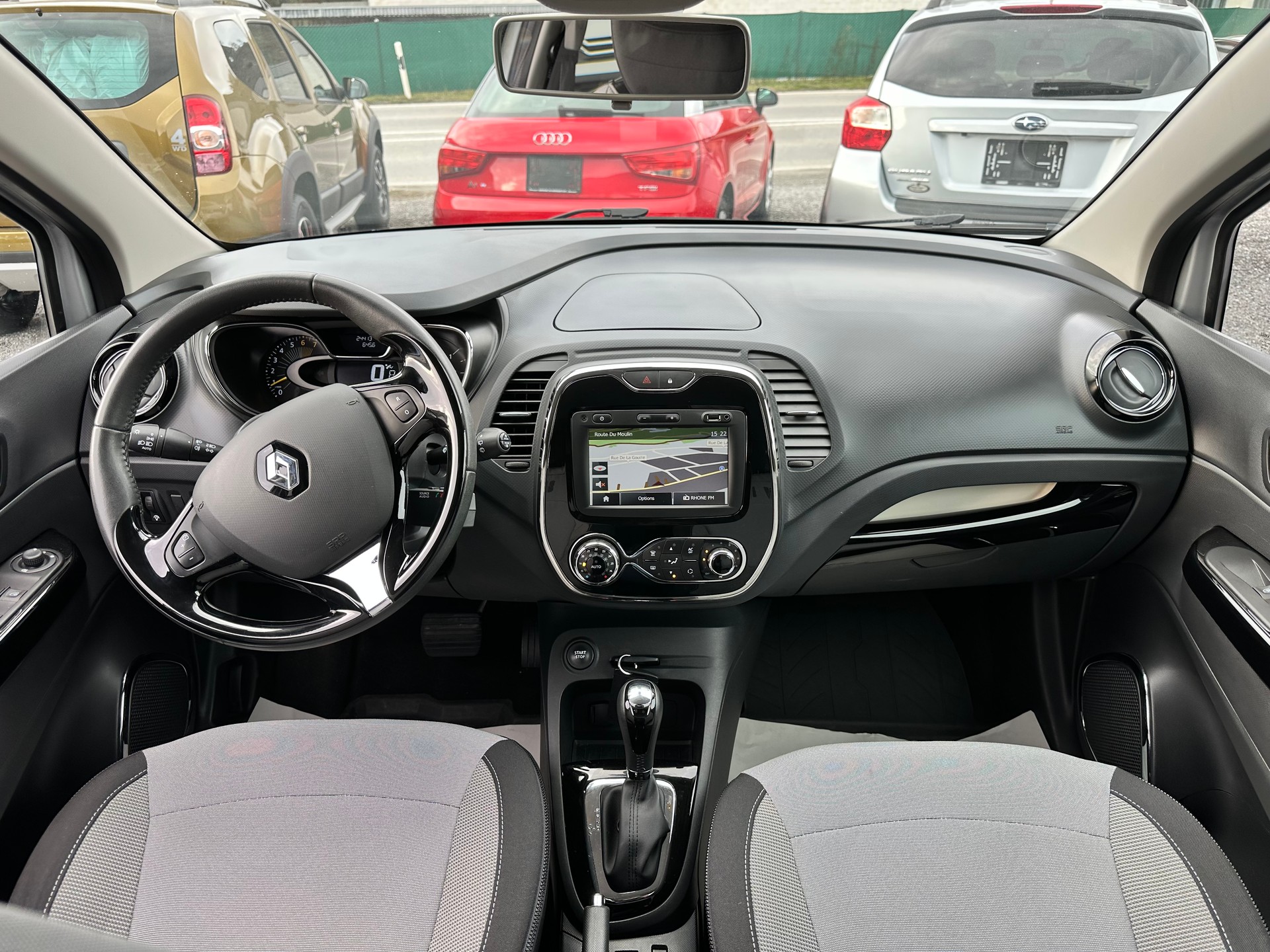 RENAULT Captur 1.2 T 16V Privilège EDC-image-10
