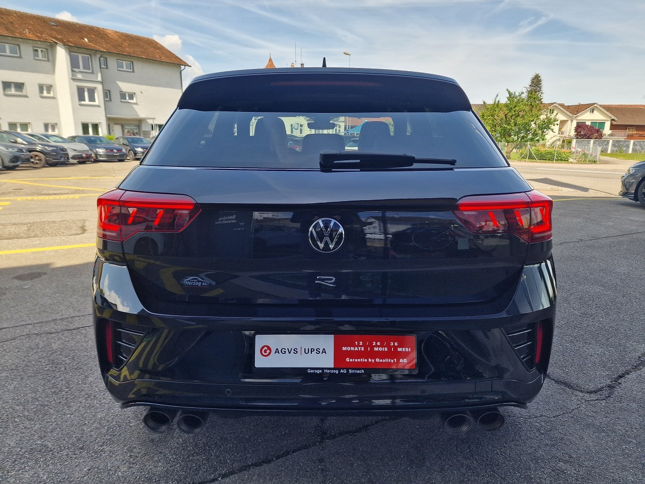 VW T-Roc 2.0 TSI R DSG 4Motion-image-4
