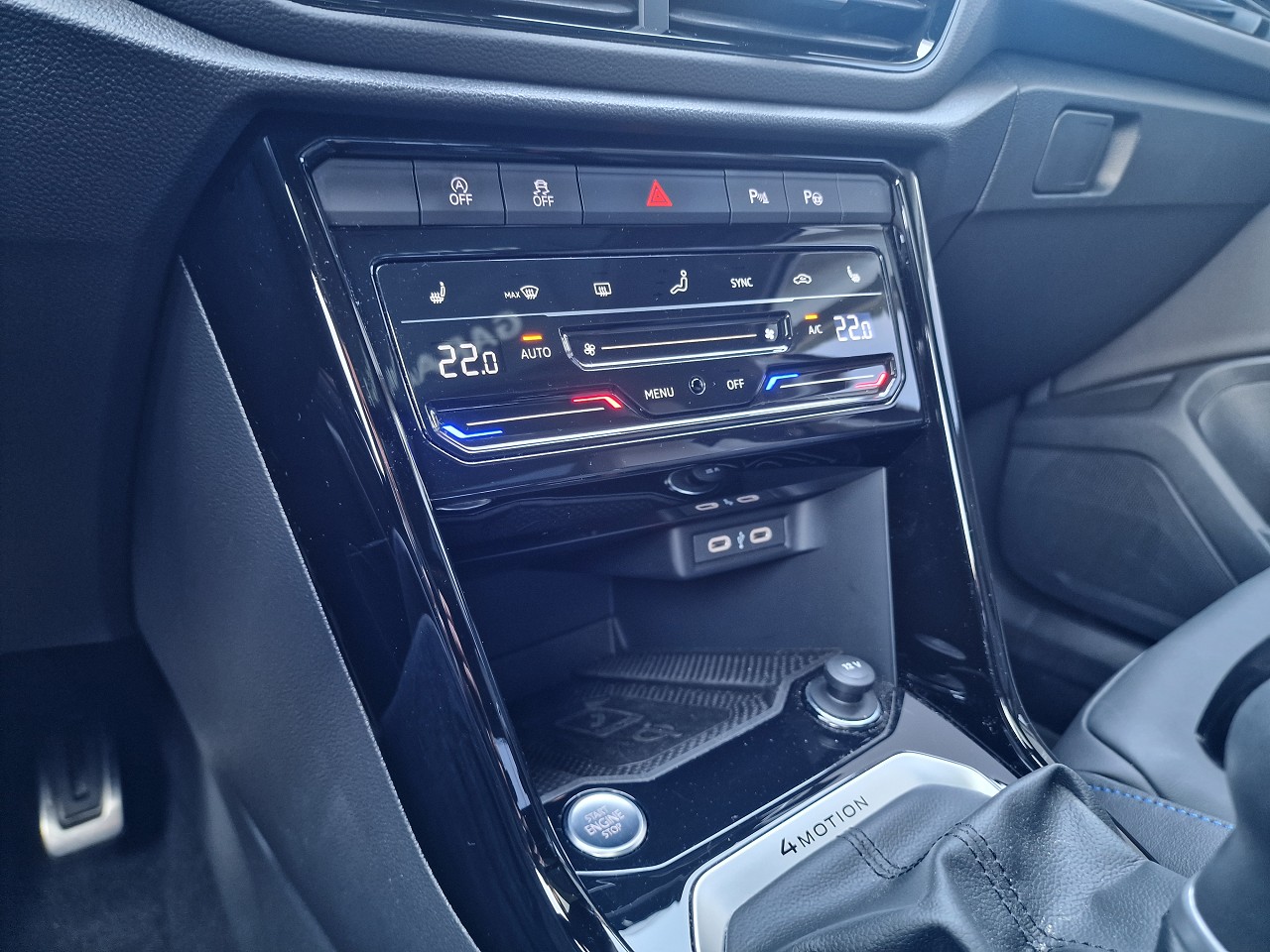 VW T-Roc 2.0 TSI R DSG 4Motion-image-26