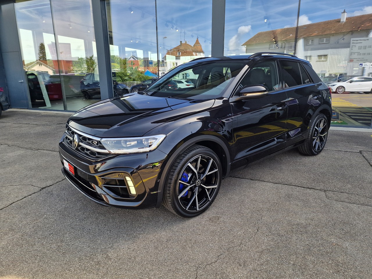 VW T-Roc 2.0 TSI R DSG 4Motion-image-1