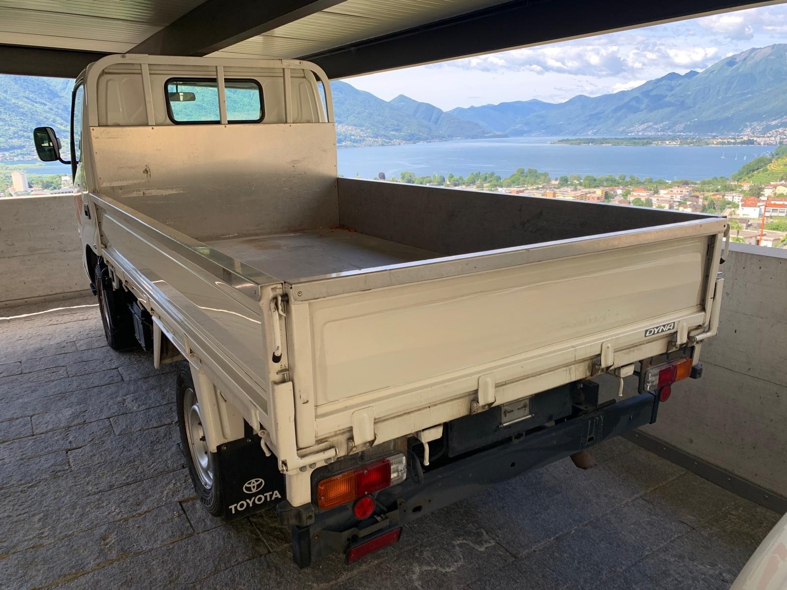 TOYOTA Dyna 100 SWB-image-3