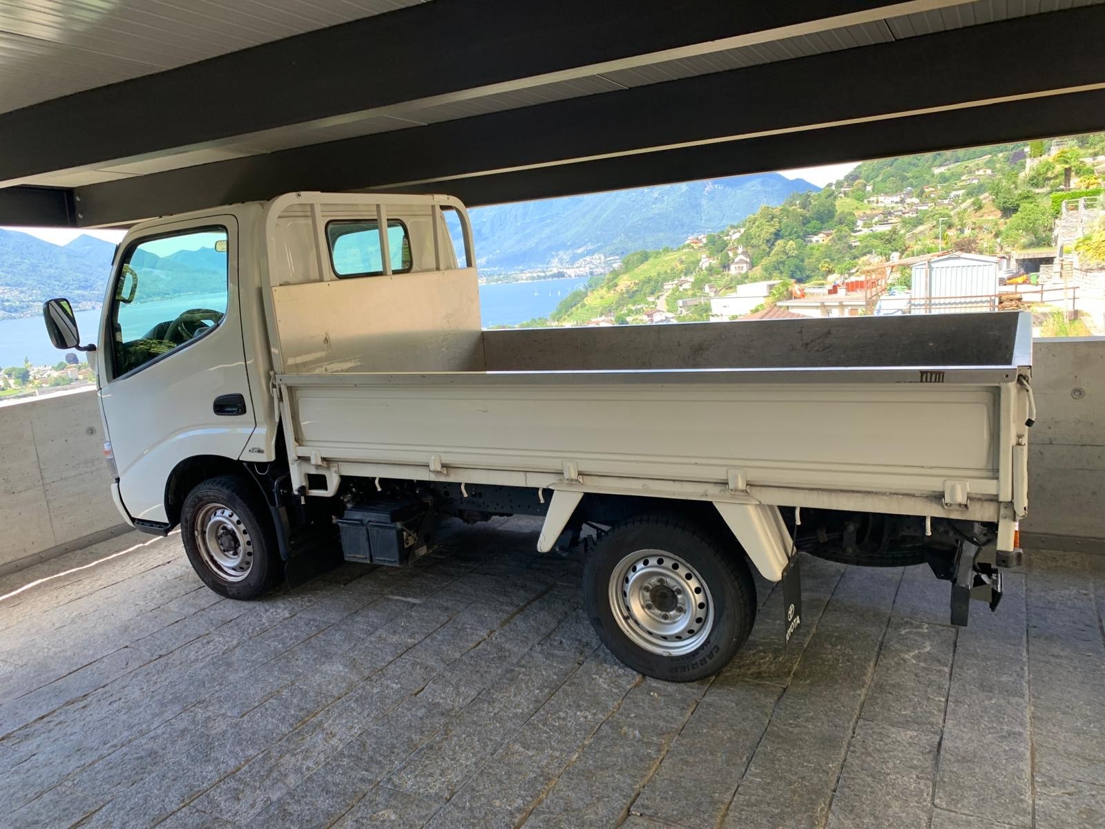 TOYOTA Dyna 100 SWB