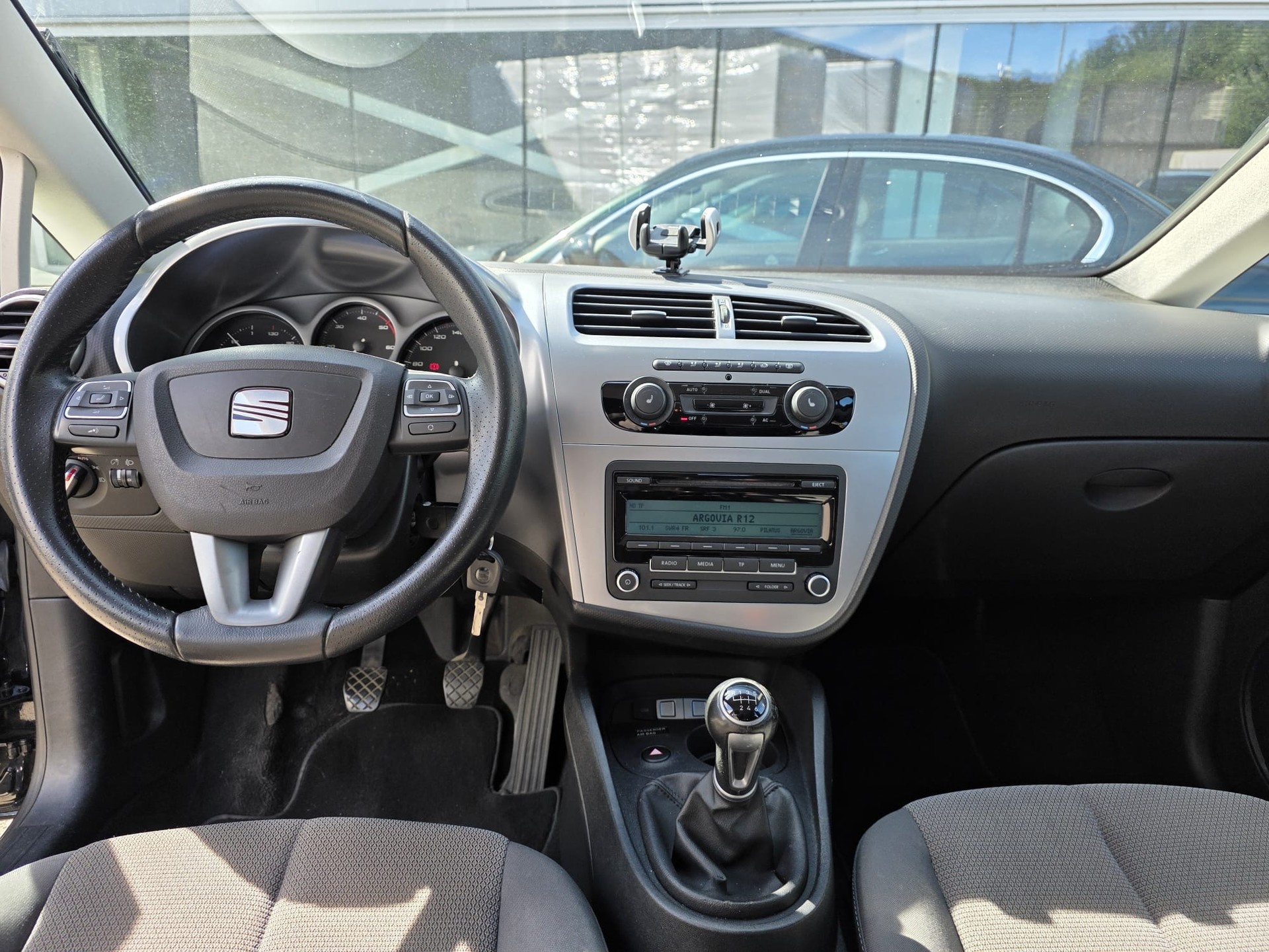 SEAT Leon 2.0 TDI Style-image-10