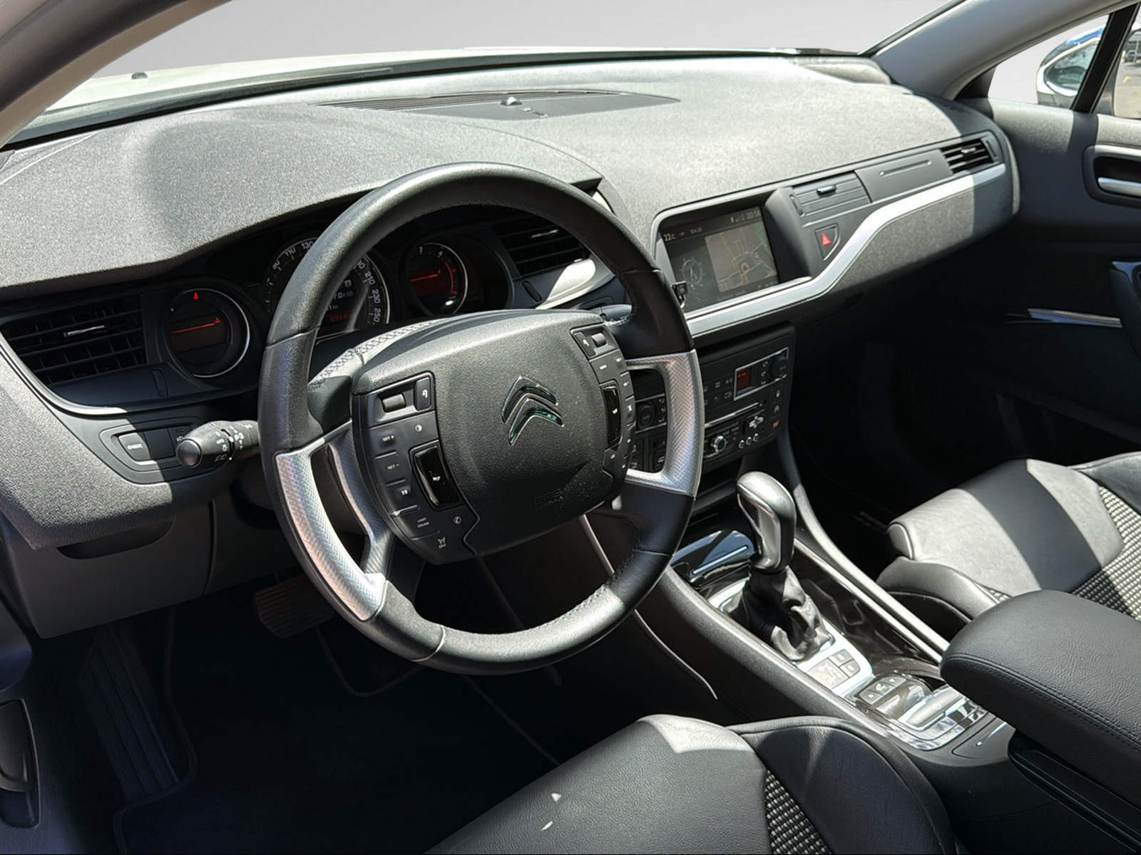 CITROEN C5 Tourer 2.0 HDi CrossTourer Automatic-image-13