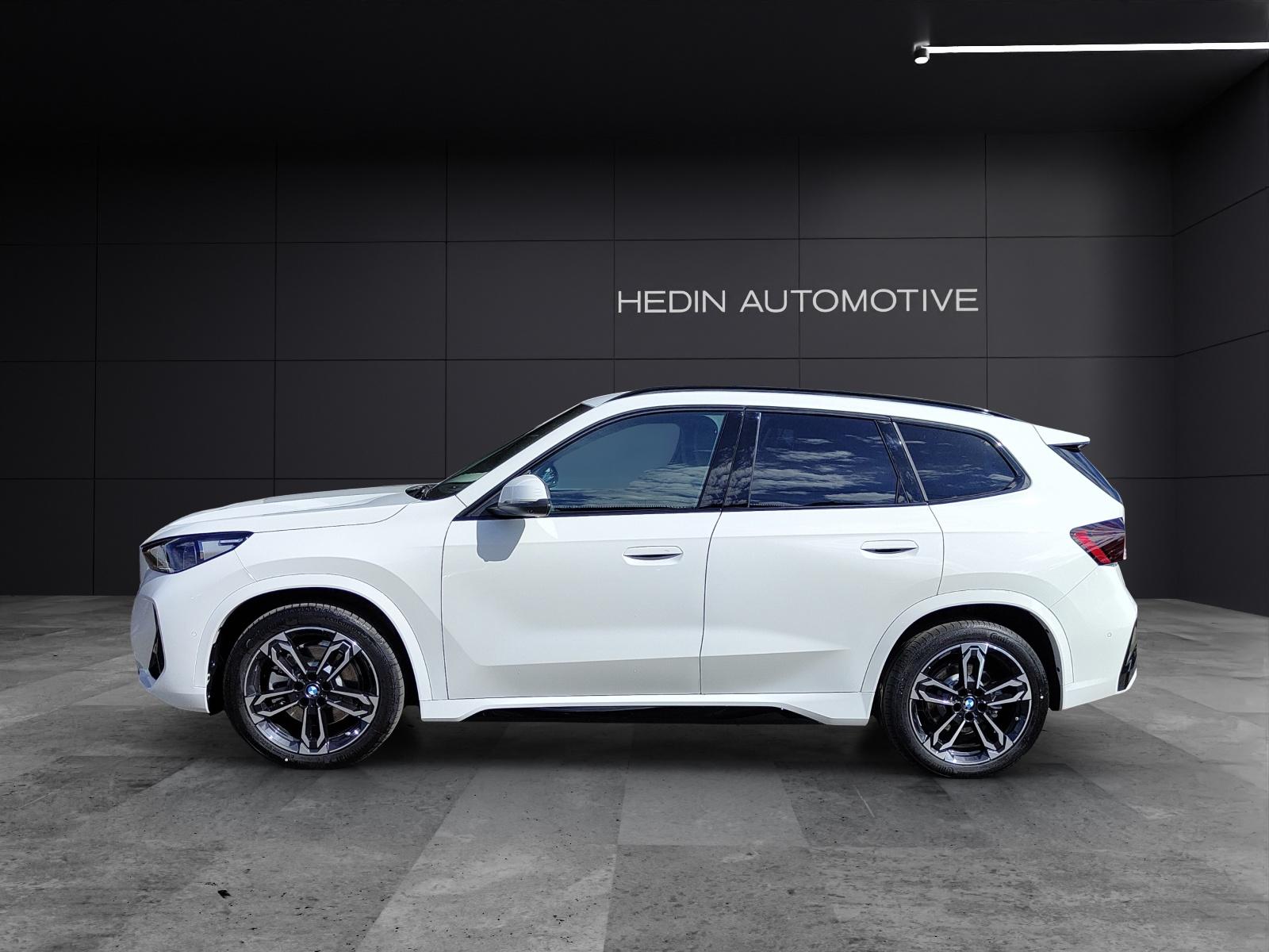 BMW iX1 30 xDrive-image-1