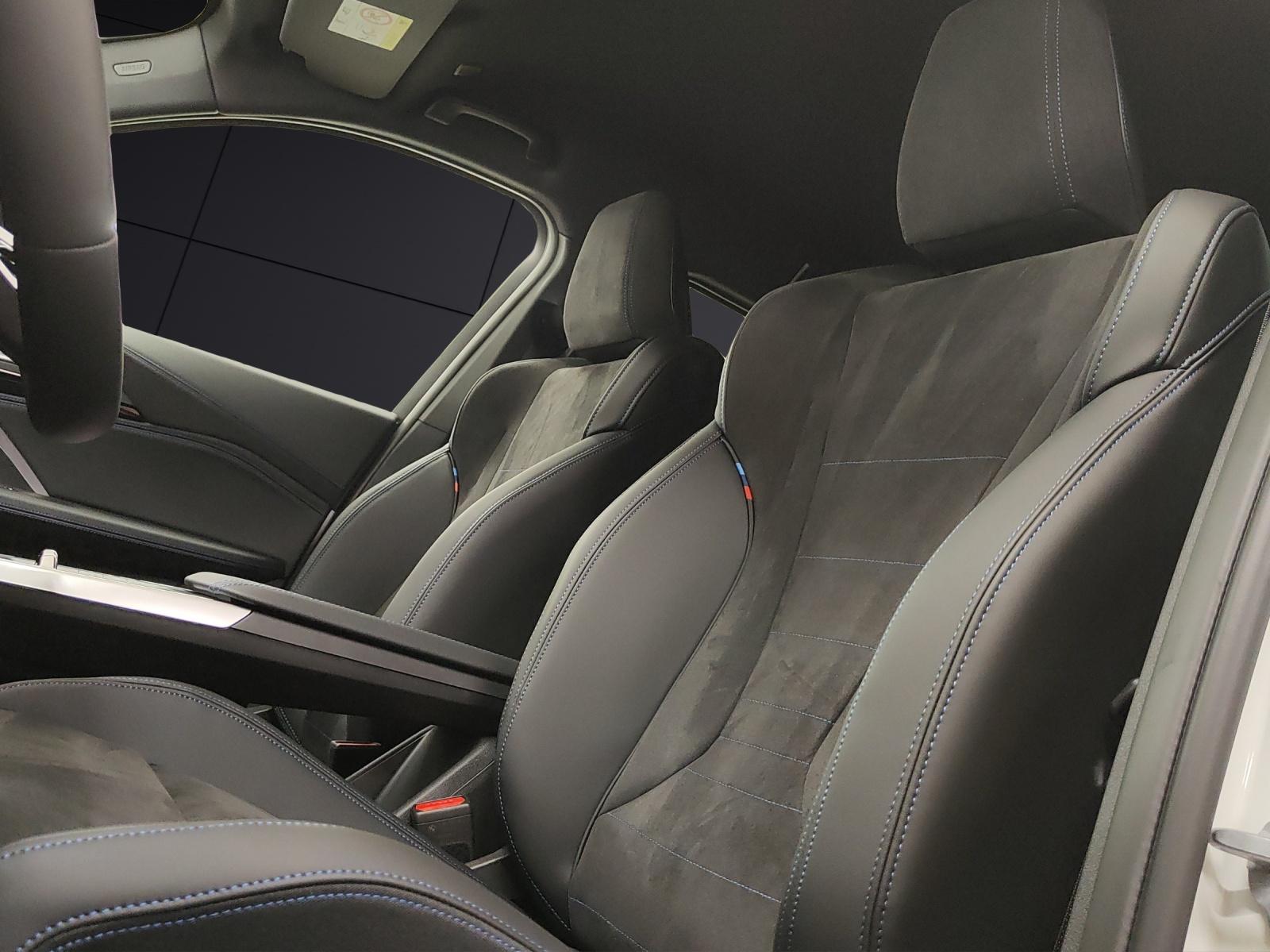 BMW iX1 30 xDrive-image-15