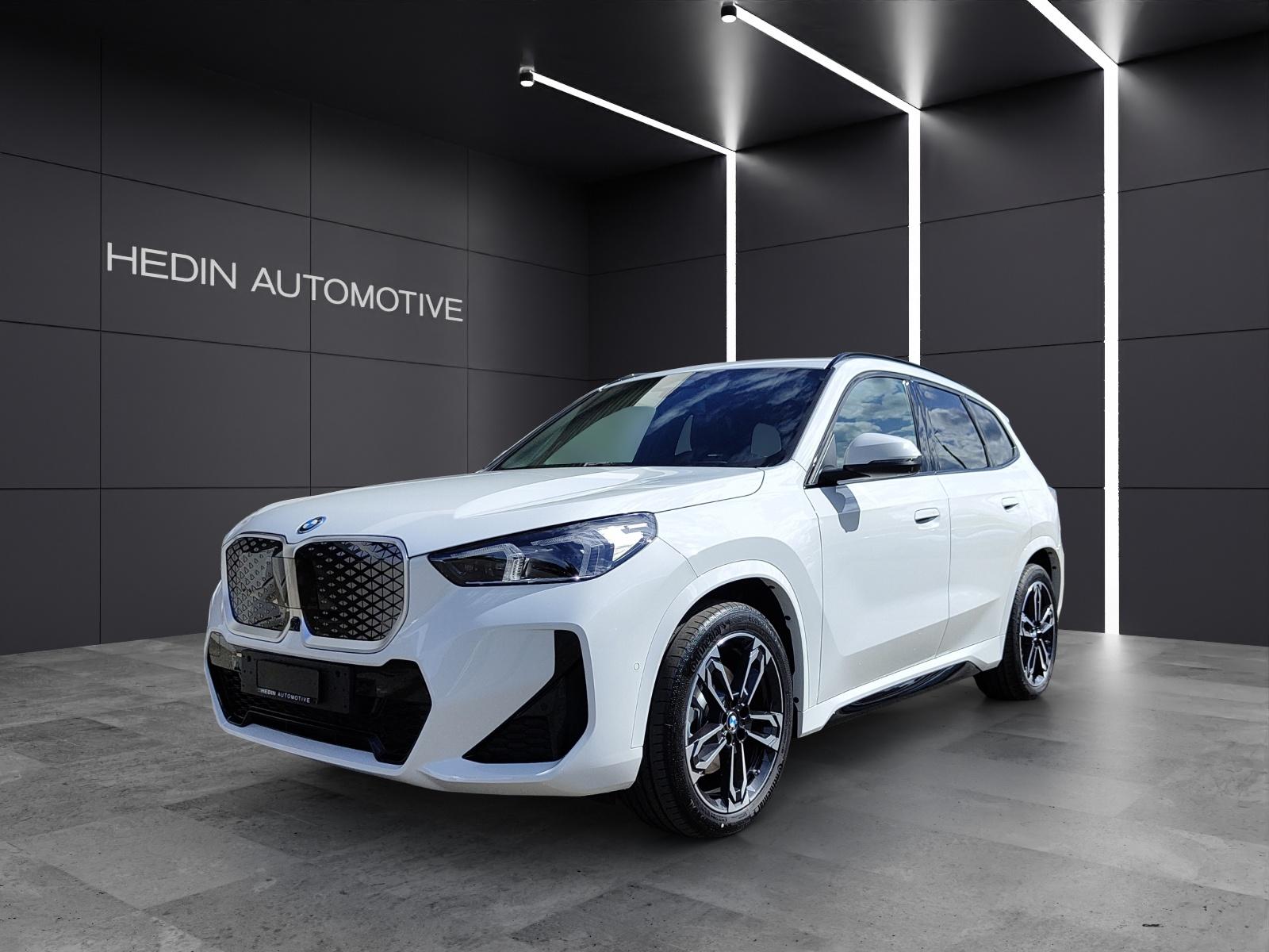 BMW iX1 30 xDrive-image-0