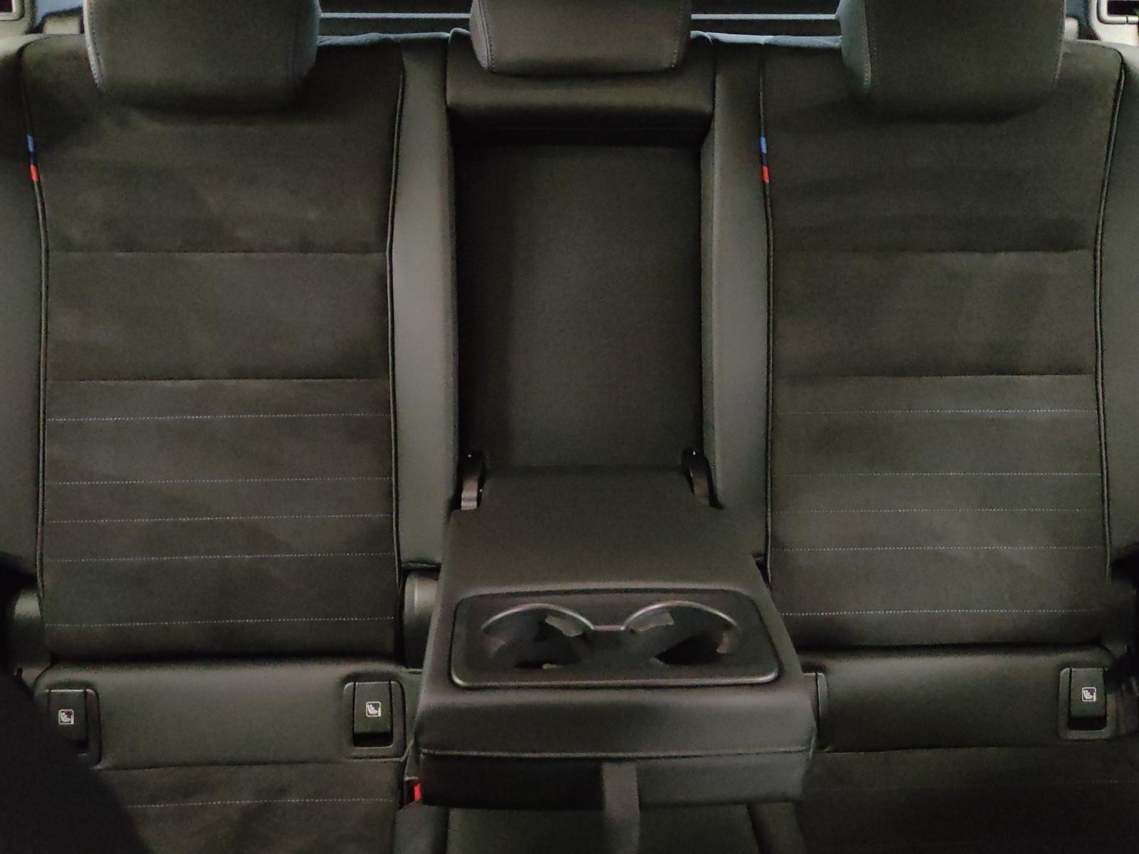 BMW iX1 30 xDrive-image-22