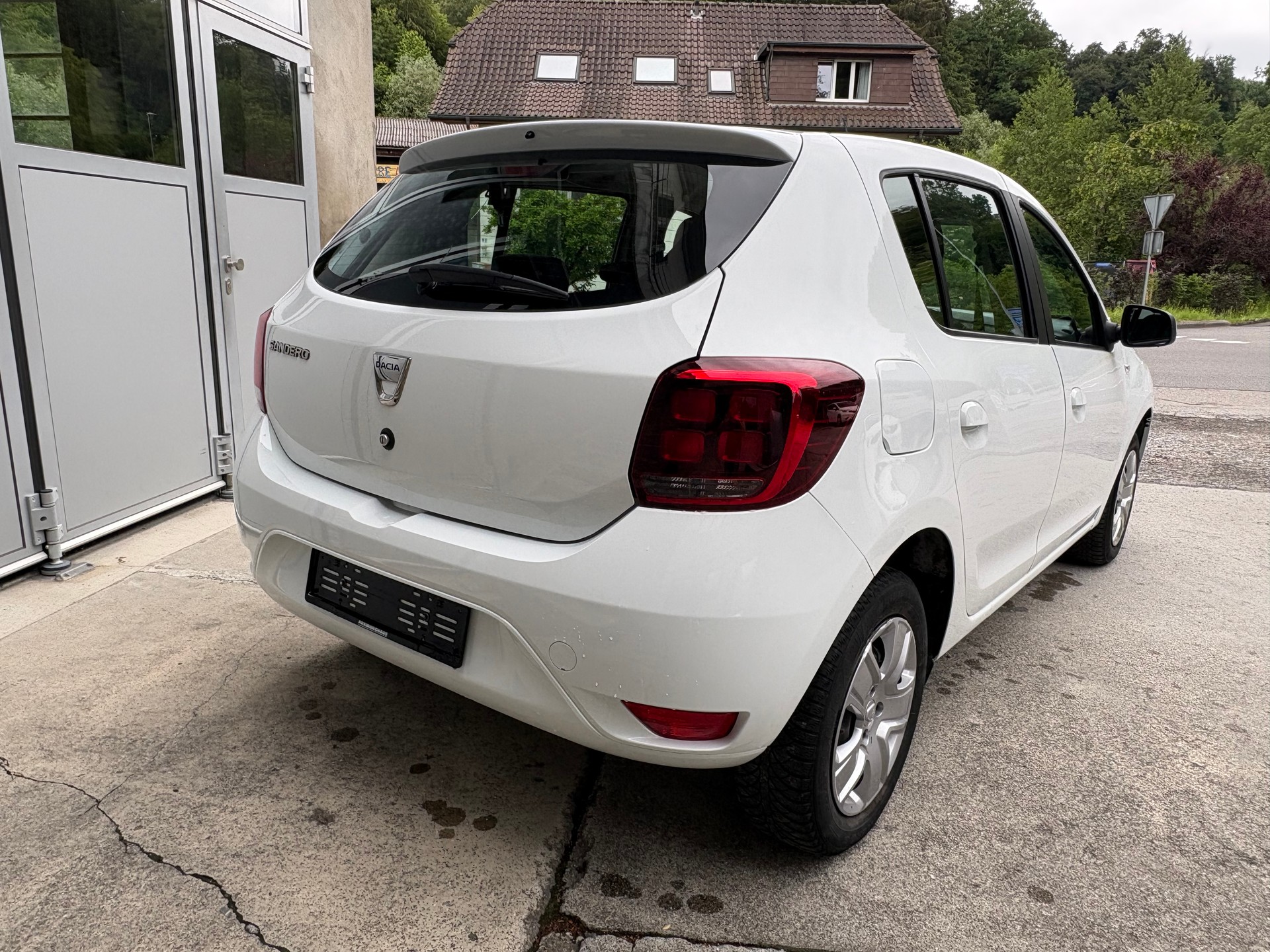 DACIA Sandero TCe 90 Comfort Automatic-image-2