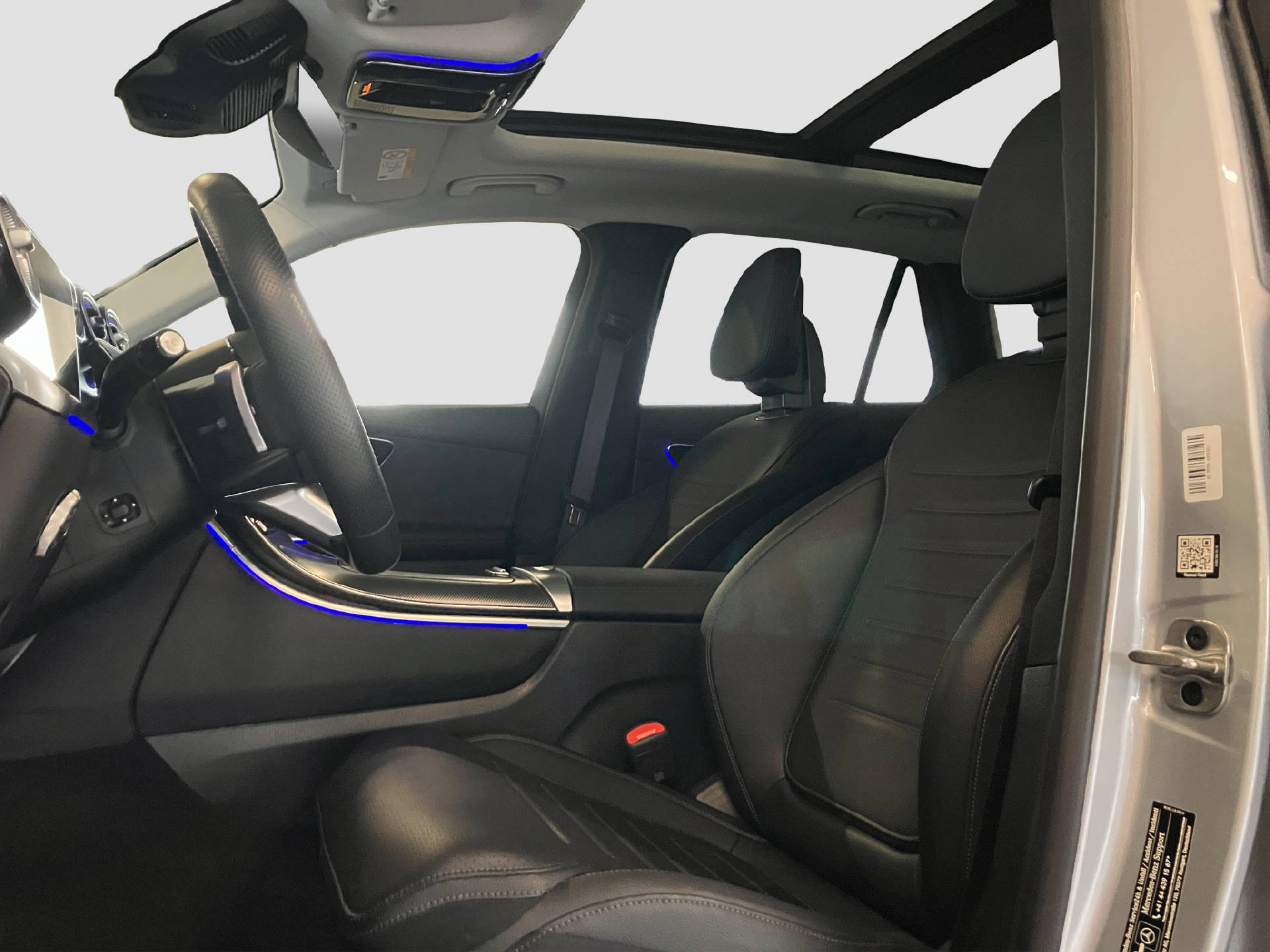 MERCEDES-BENZ GLC 300 e EQ Star AMG Line-image-12