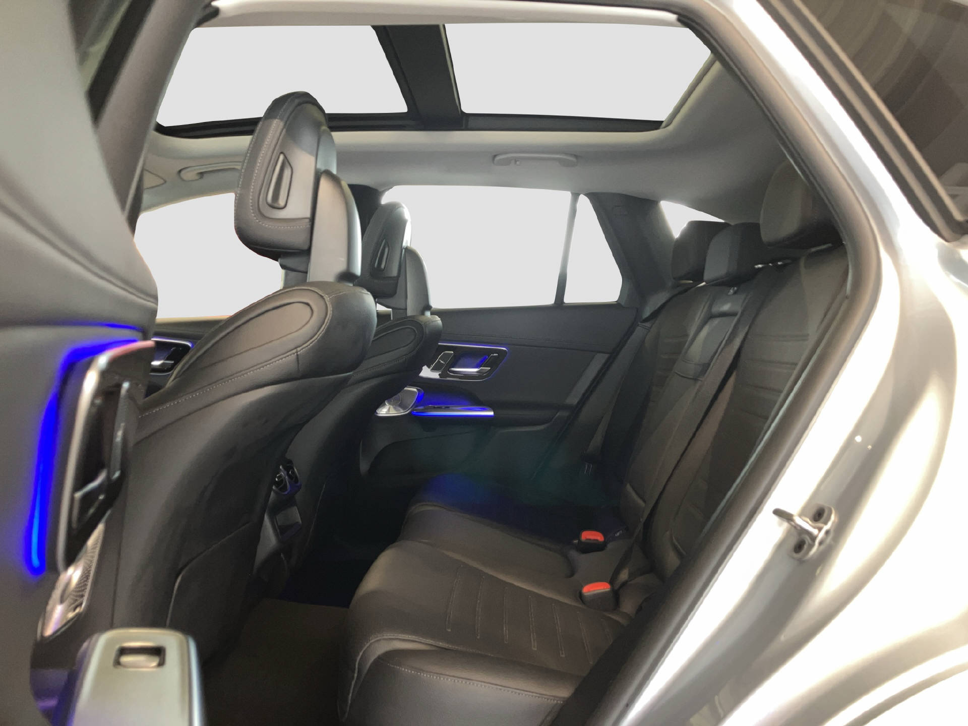 MERCEDES-BENZ GLC 300 e EQ Star AMG Line-image-14