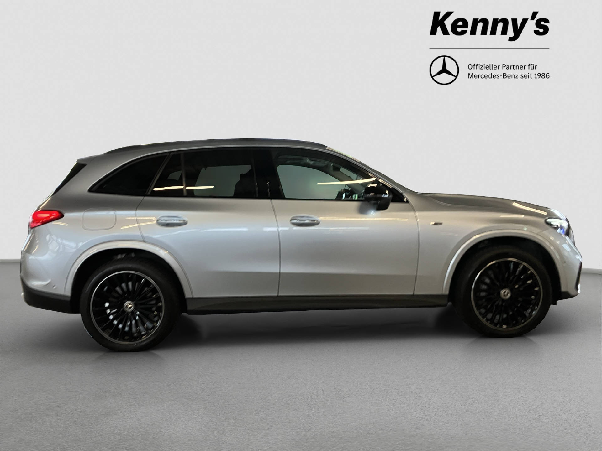 MERCEDES-BENZ GLC 300 e EQ Star AMG Line-image-3