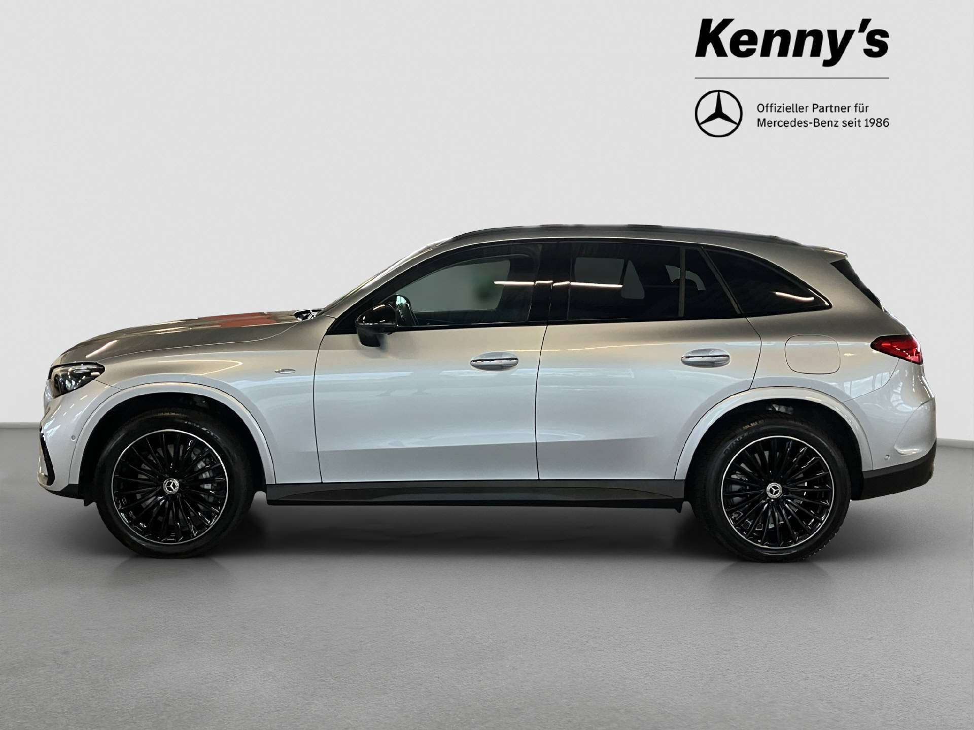 MERCEDES-BENZ GLC 300 e EQ Star AMG Line-image-2