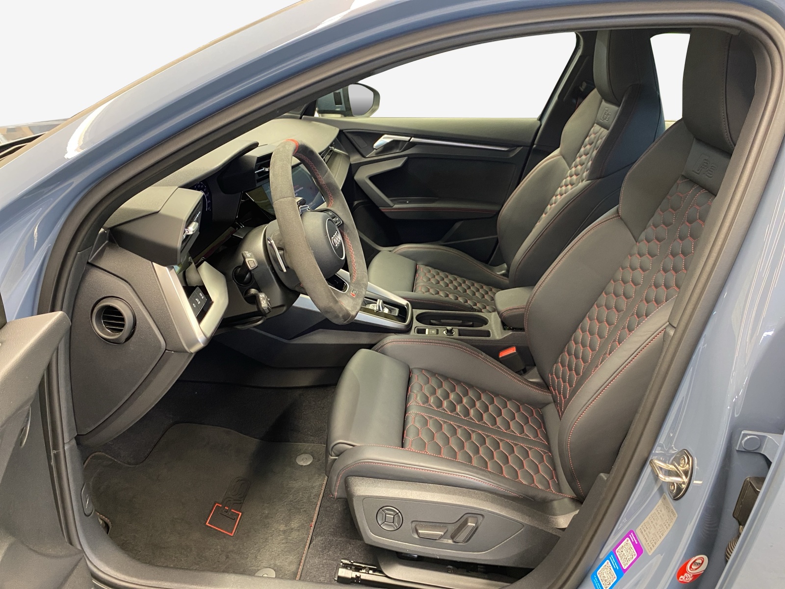 AUDI RS3 Limousine 2.5 TSI quattro S-tronic-image-7