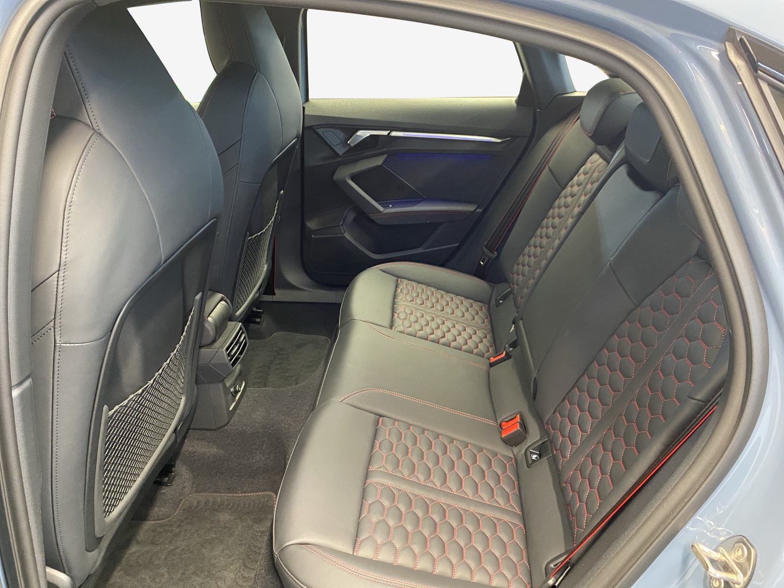 AUDI RS3 Limousine 2.5 TSI quattro S-tronic-image-11