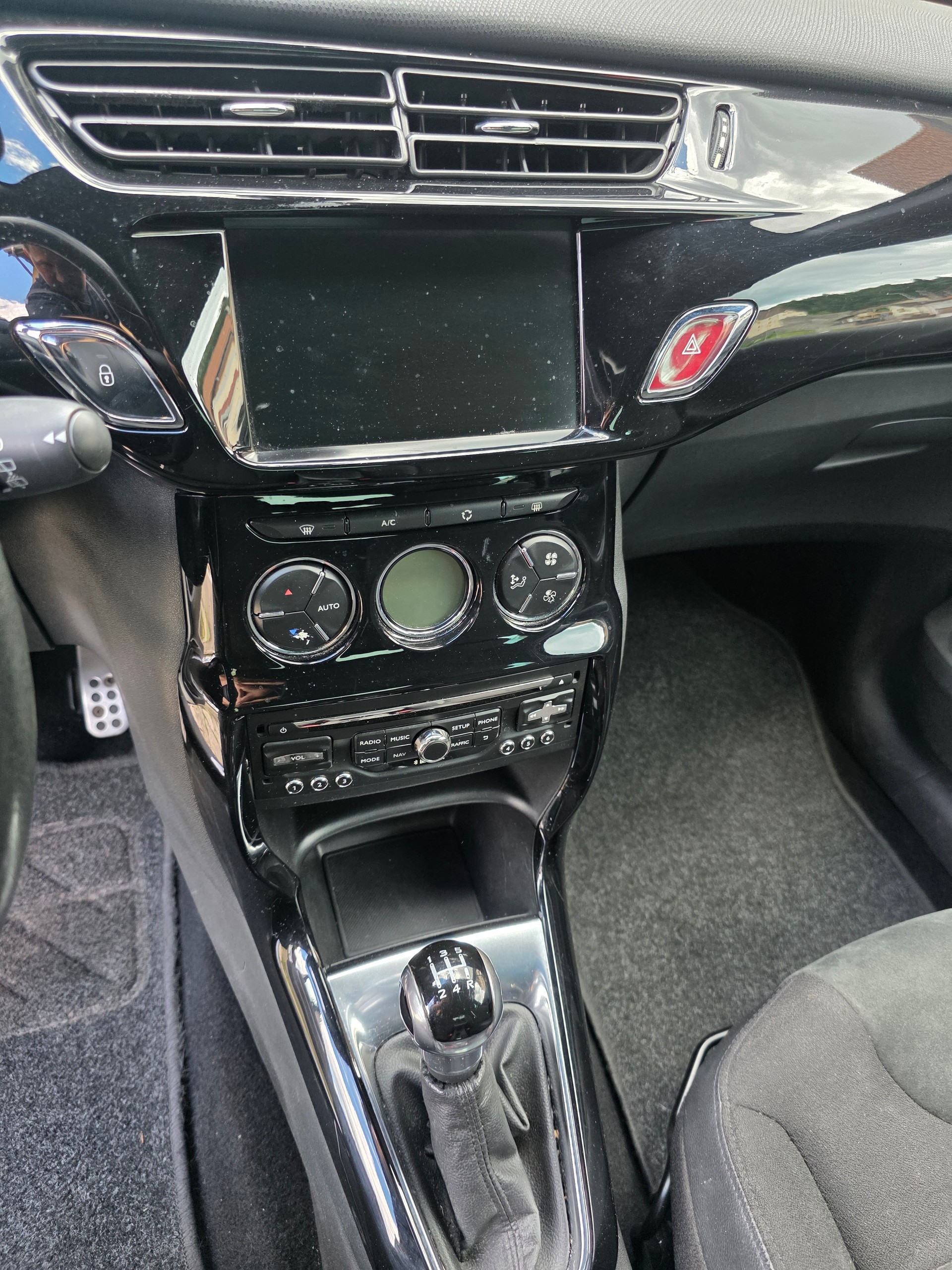 DS AUTOMOBILES DS3 1.6 VTi SO Chic-image-8
