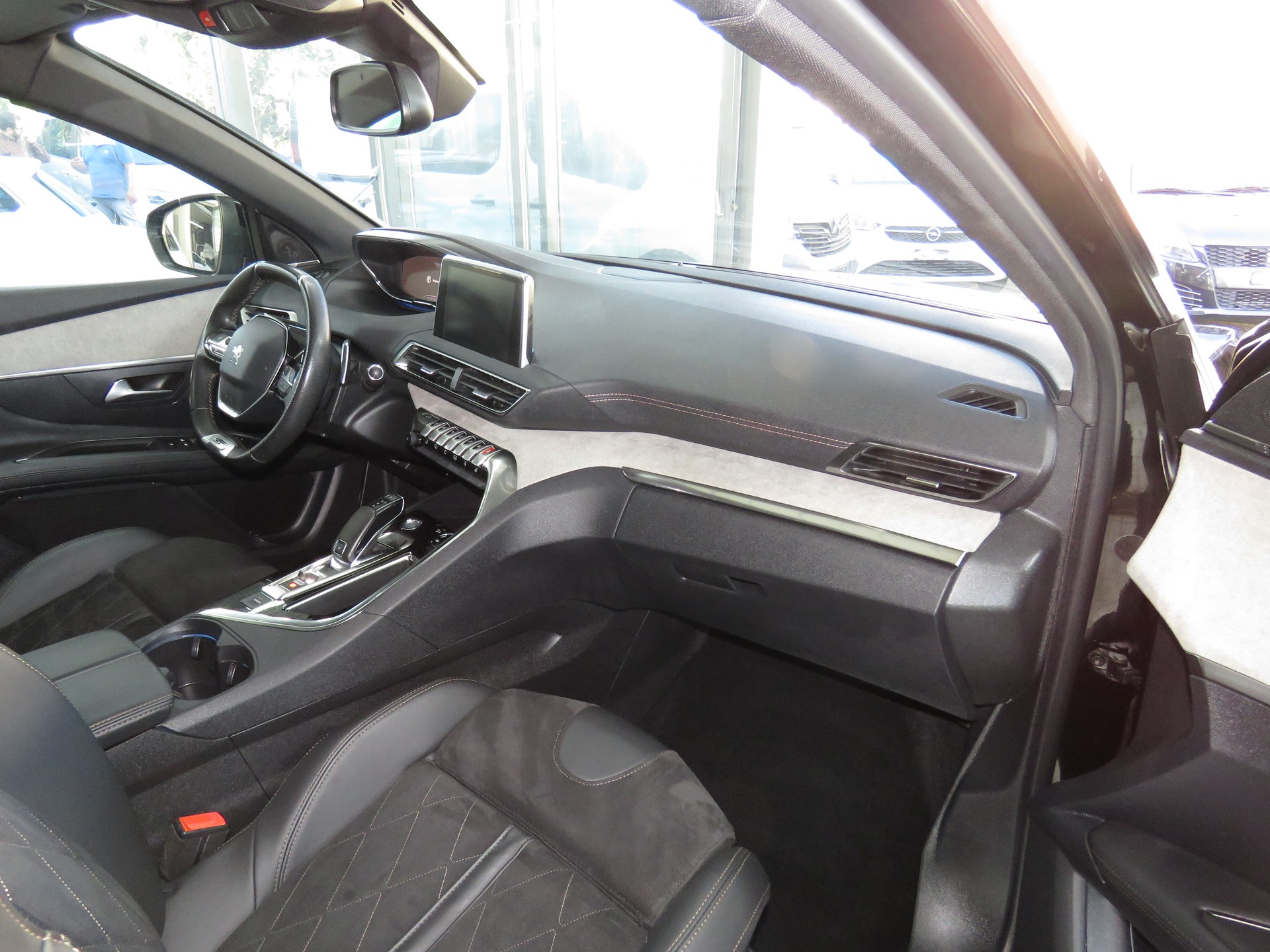 PEUGEOT 3008 2.0 BlueHDi GT EAT (Automat)-image-11