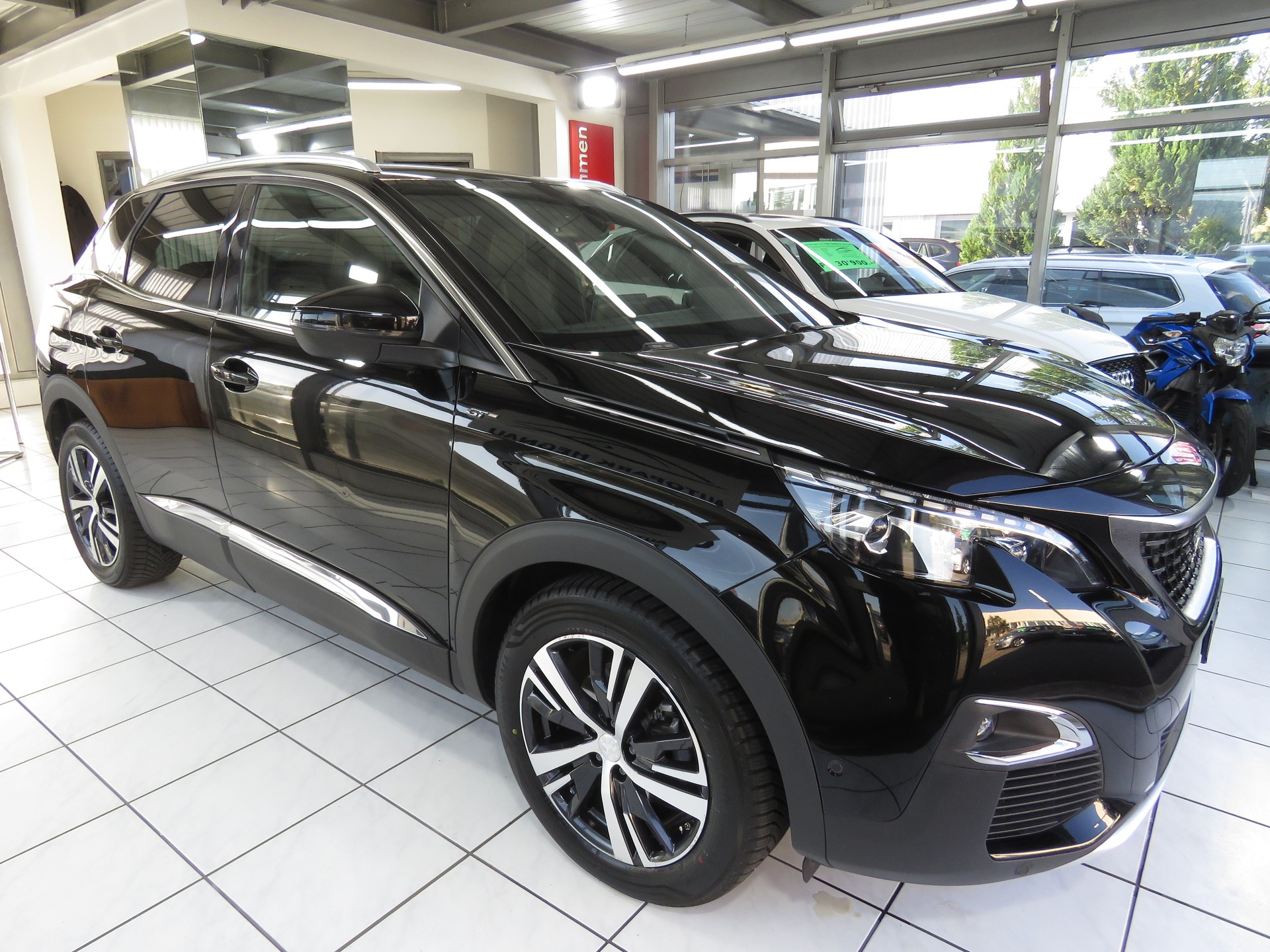 PEUGEOT 3008 2.0 BlueHDi GT EAT (Automat)-image-2