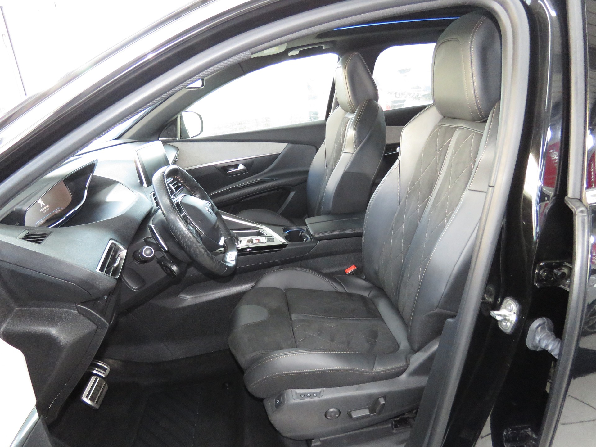 PEUGEOT 3008 2.0 BlueHDi GT EAT (Automat)-image-7