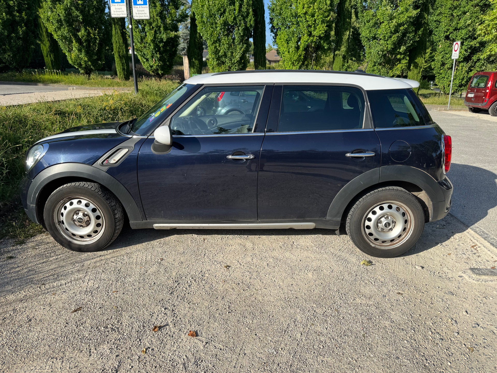 MINI 1.6i Cooper S ALL4-image-2