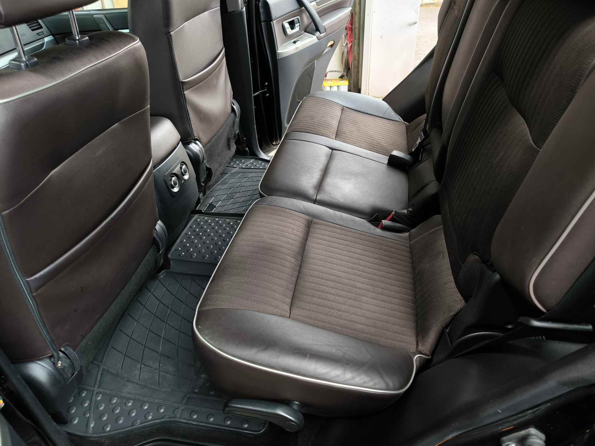 MITSUBISHI Pajero 3.2 DI-D Intense Automatic-image-12