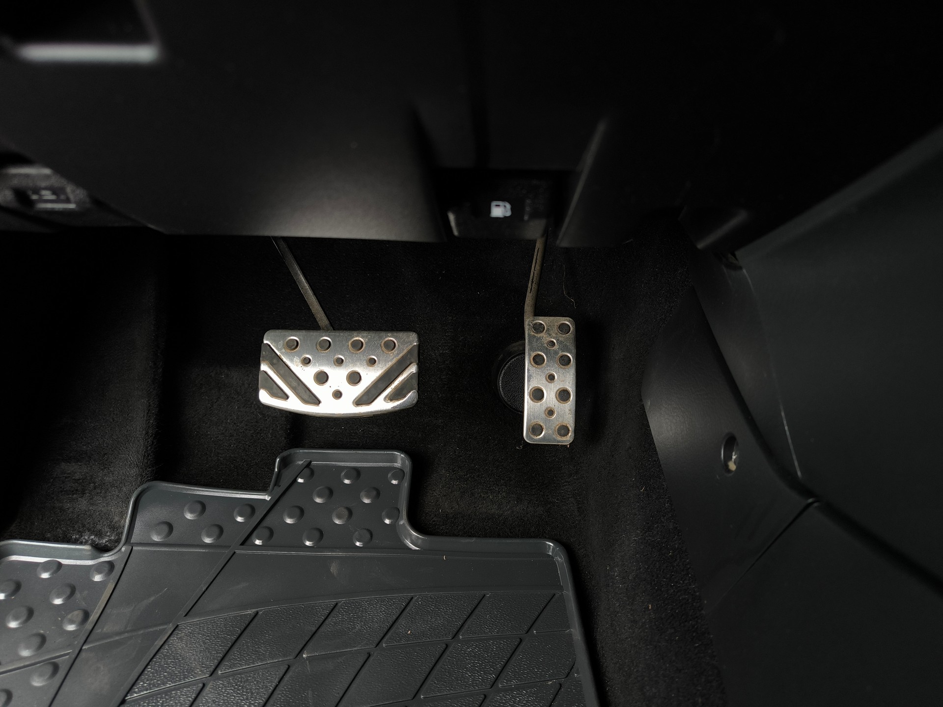 MITSUBISHI Pajero 3.2 DI-D Intense Automatic-image-9