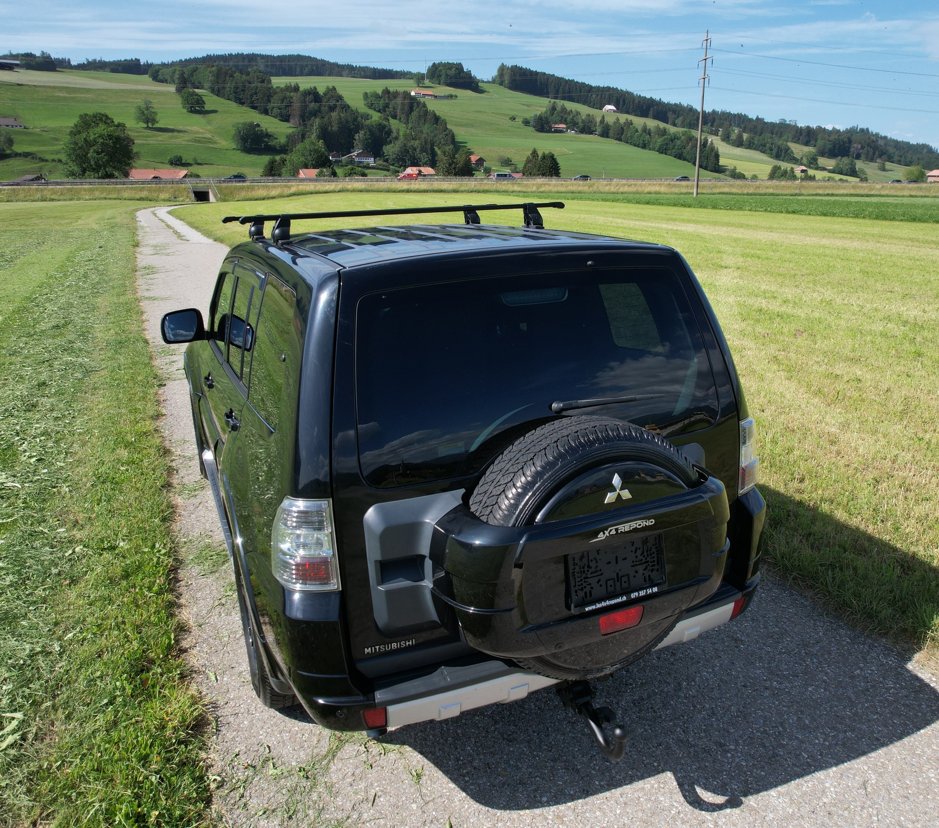 MITSUBISHI Pajero 3.2 DI-D Intense Automatic-image-1