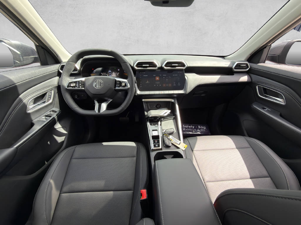 MG ZS 1.5 Hybrid+ Luxury-image-8