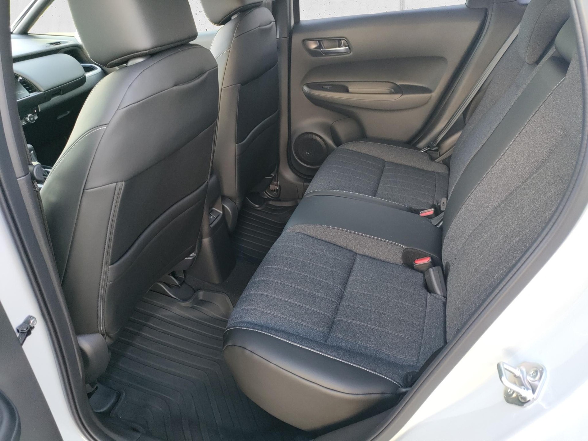 HONDA Jazz 1.5 i-MMD Advance-image-12