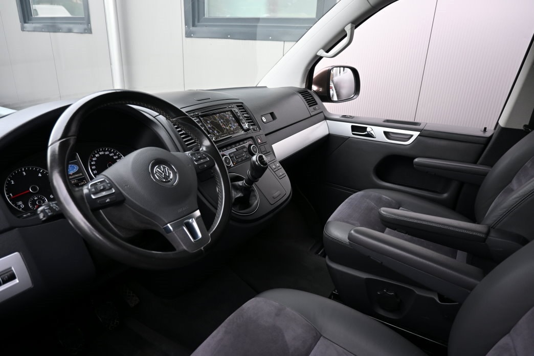 VW T5 Multivan 2.0 TDI CR Highline 4Motion-image-10