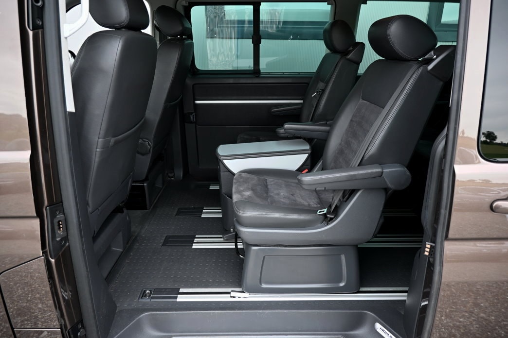 VW T5 Multivan 2.0 TDI CR Highline 4Motion-image-9