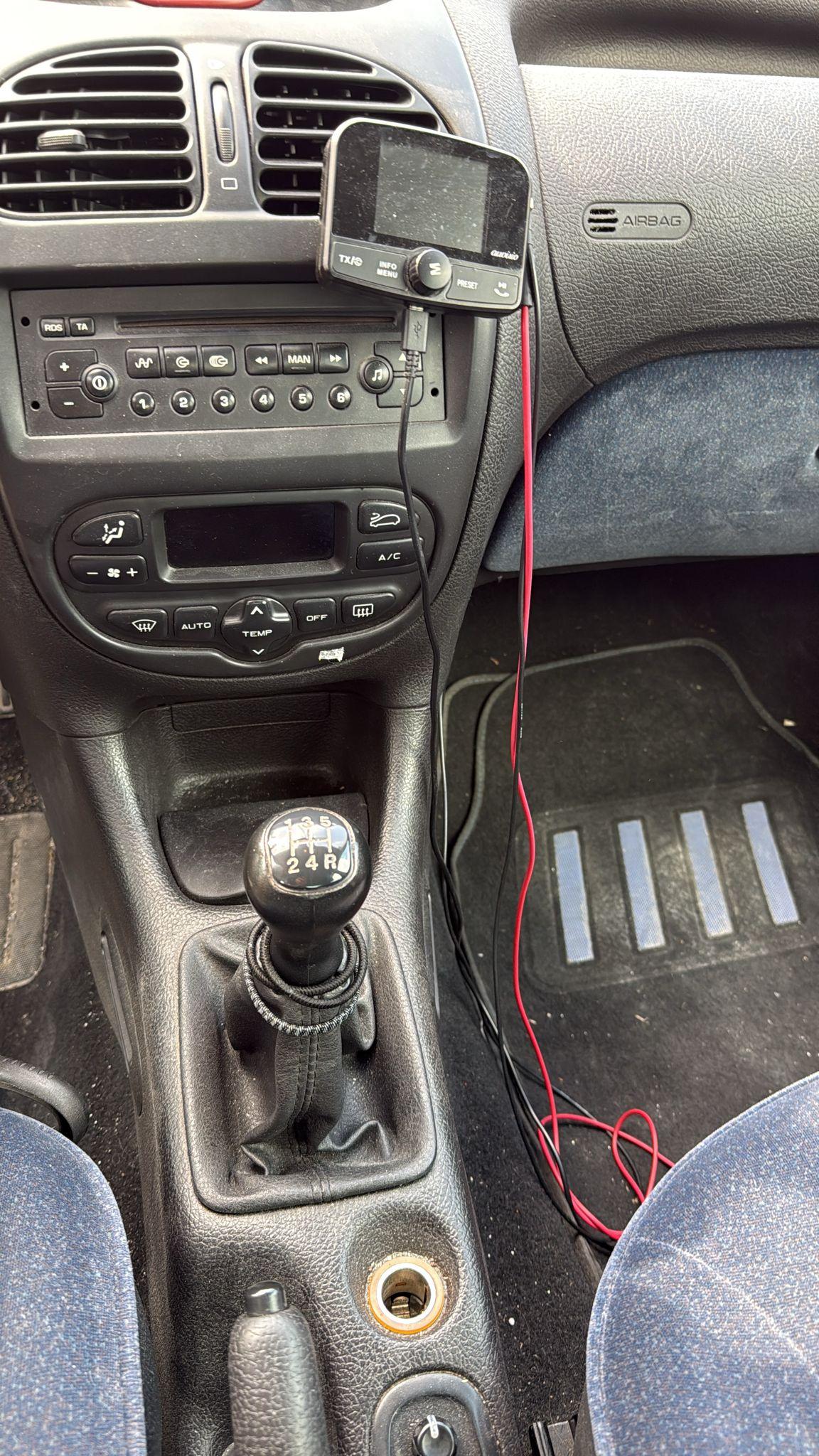 PEUGEOT 206 1.6 16V XS-image-9