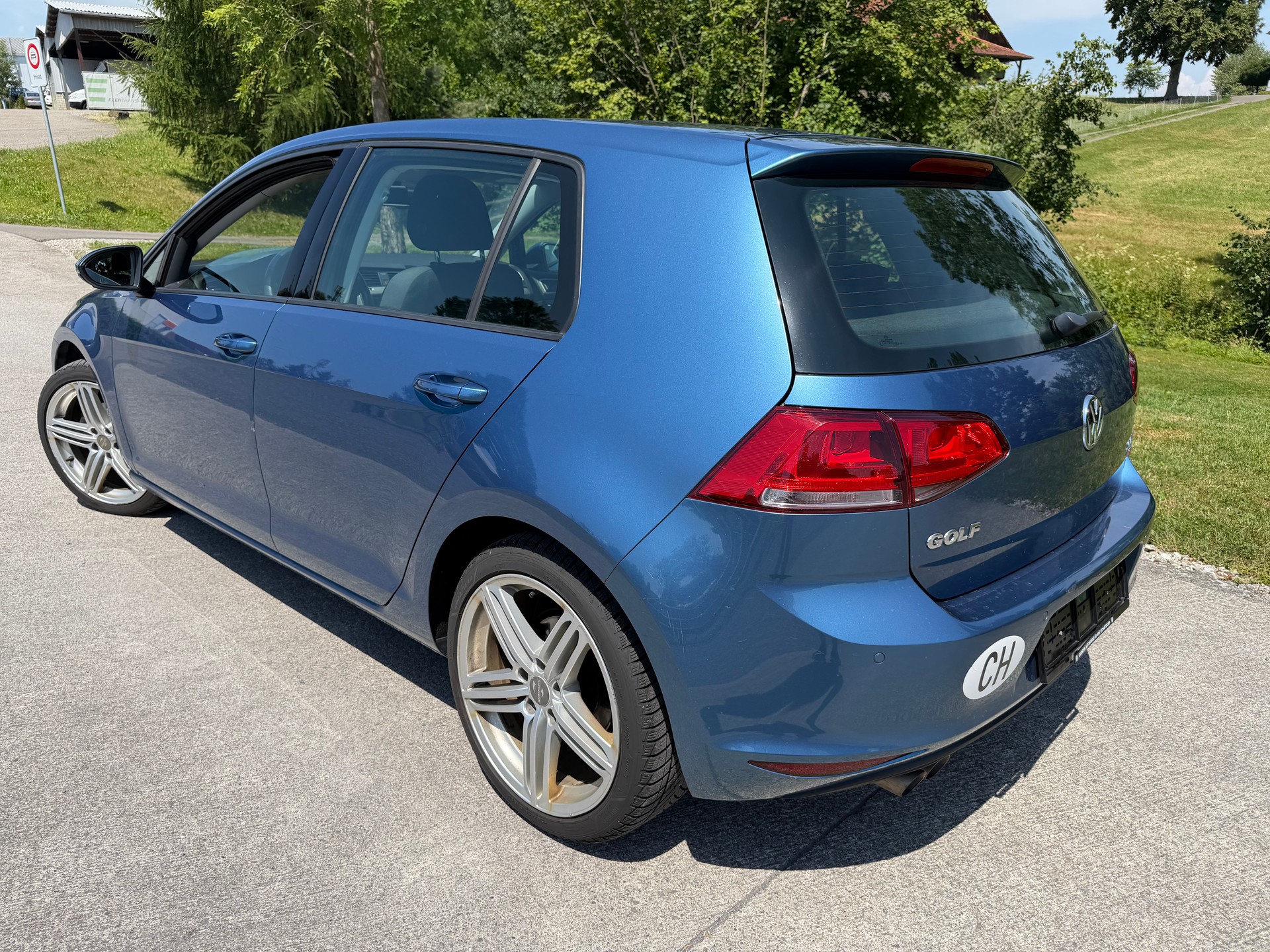 VW Golf 2.0 TDI Comfortline 4Motion-image-2