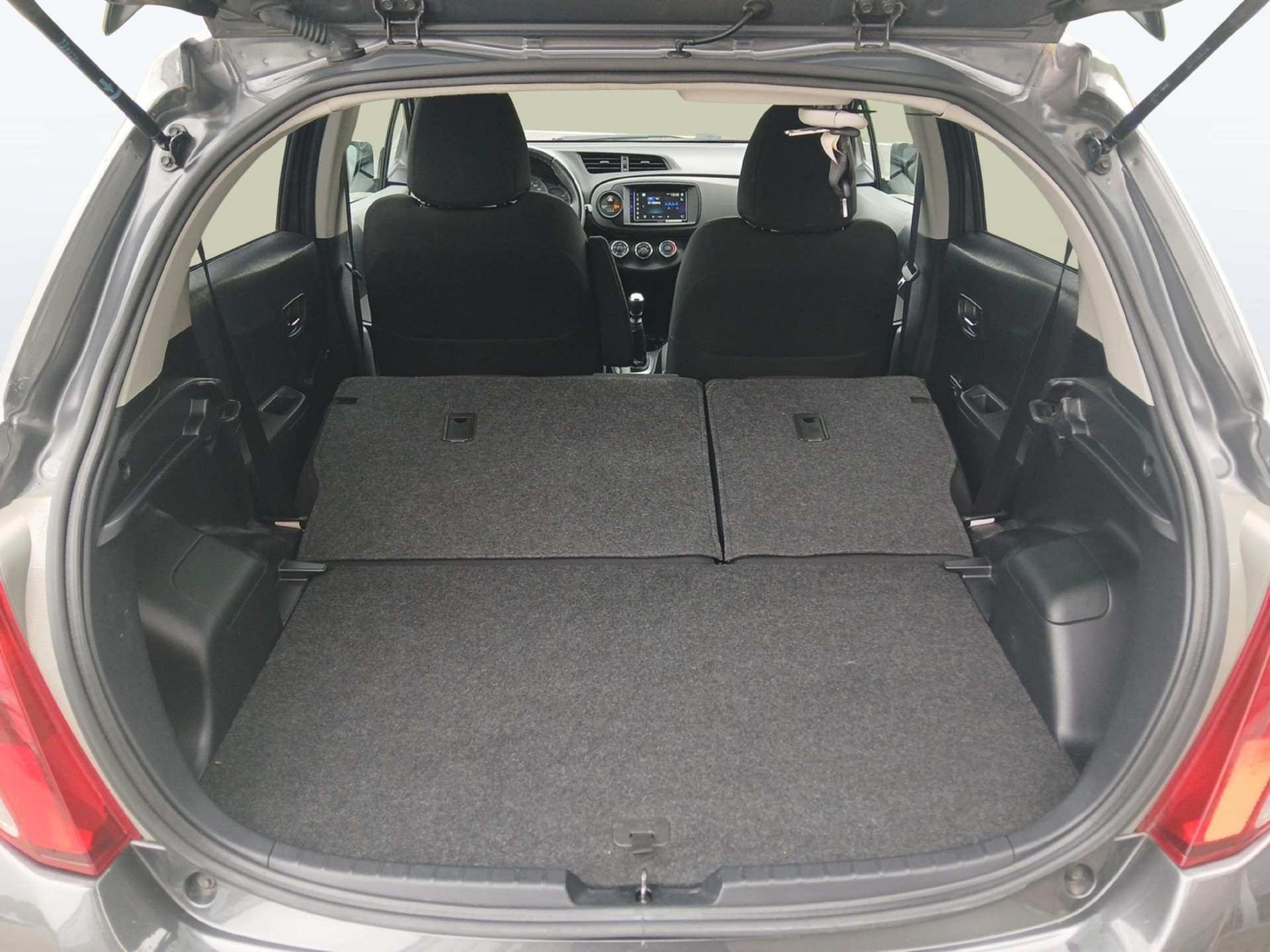 TOYOTA Yaris 1.33 VVT-i Style-image-11