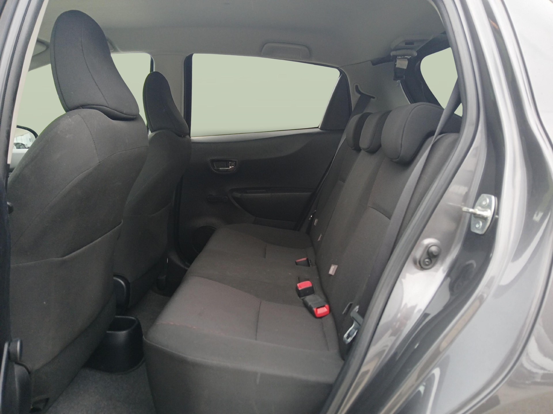 TOYOTA Yaris 1.33 VVT-i Style-image-9