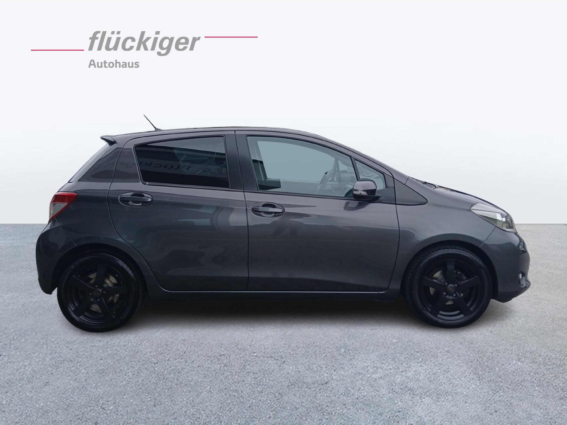 TOYOTA Yaris 1.33 VVT-i Style-image-3