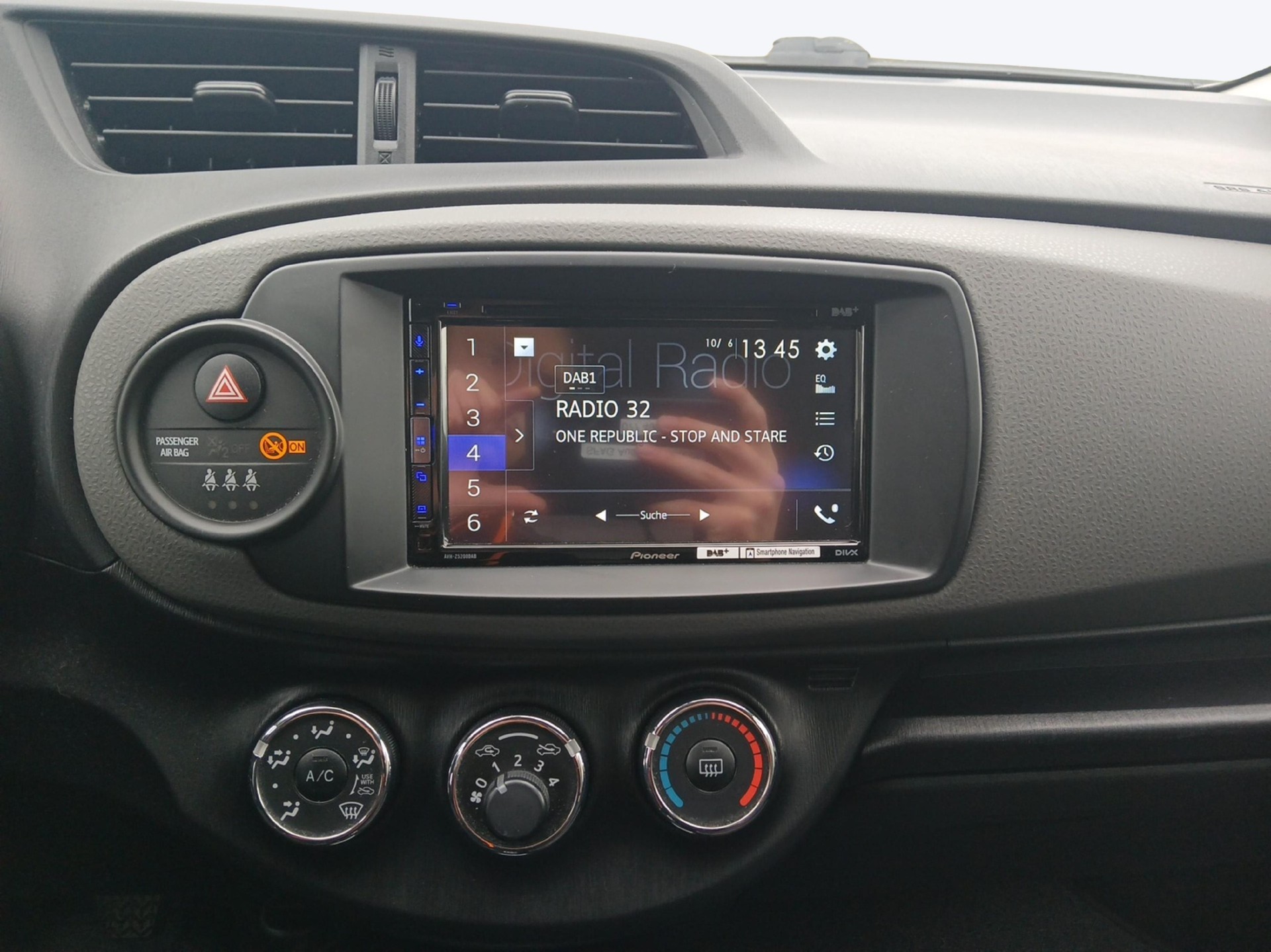 TOYOTA Yaris 1.33 VVT-i Style-image-13